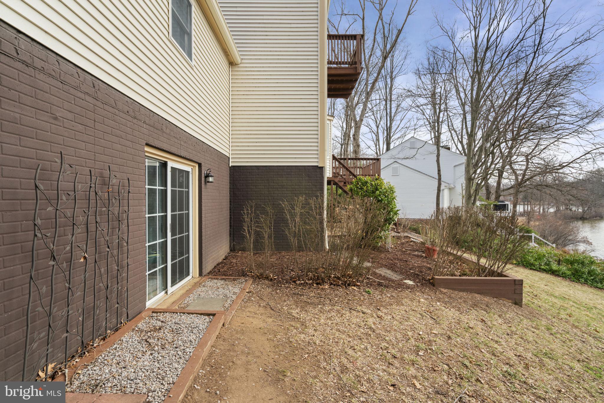 COUNTRY CLUB LAKE - Residential