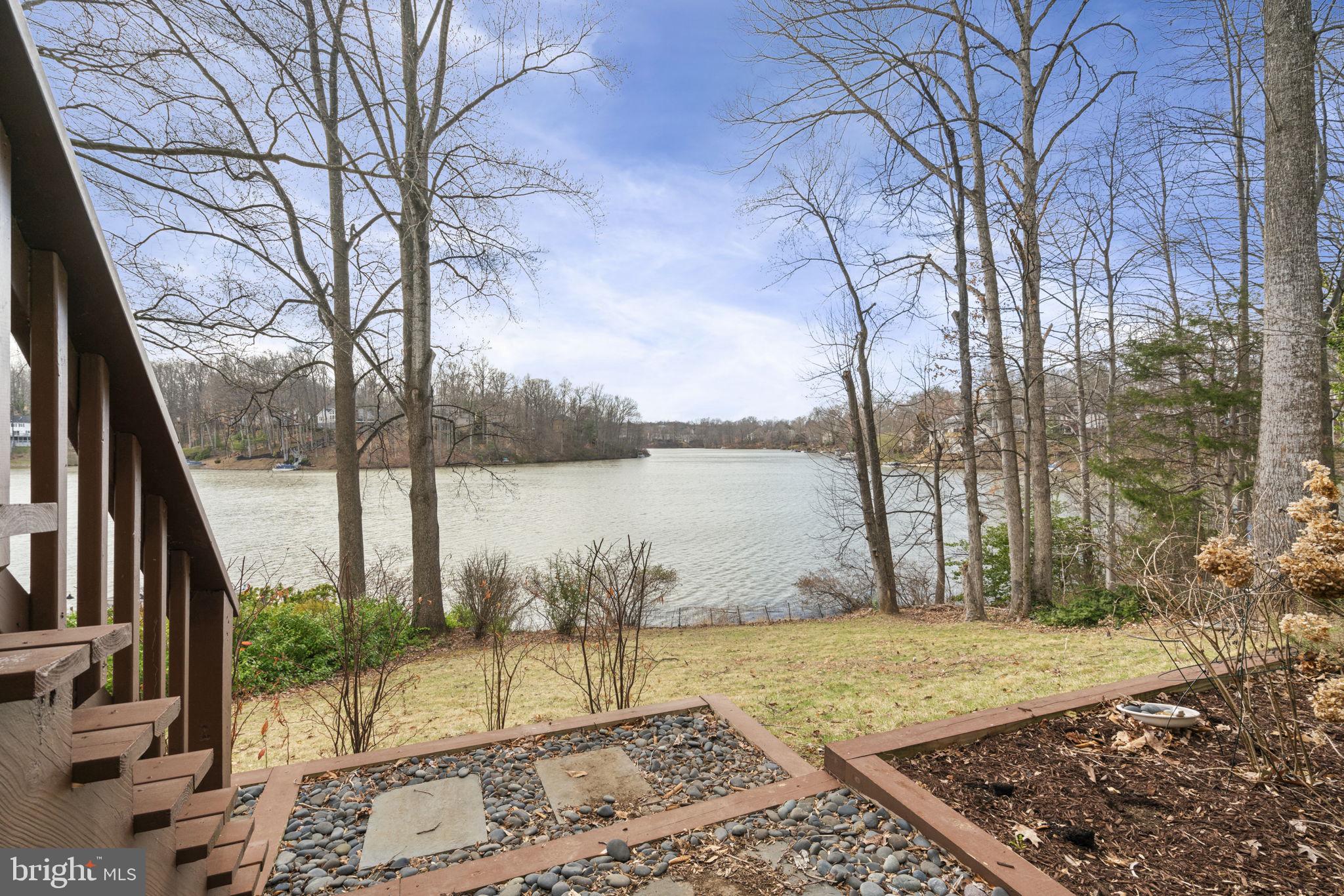 COUNTRY CLUB LAKE - Residential