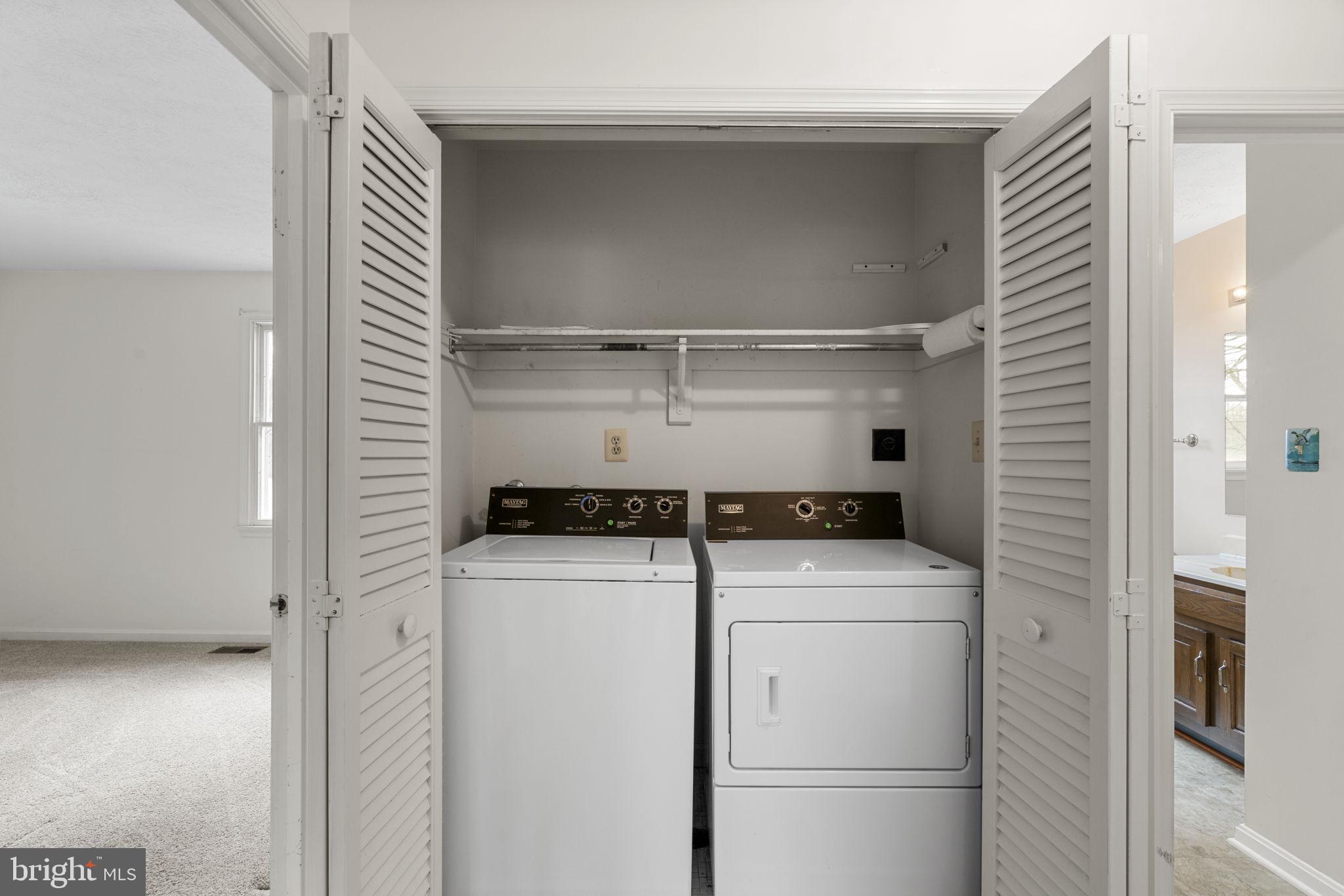 COUNTRY CLUB LAKE - Residential