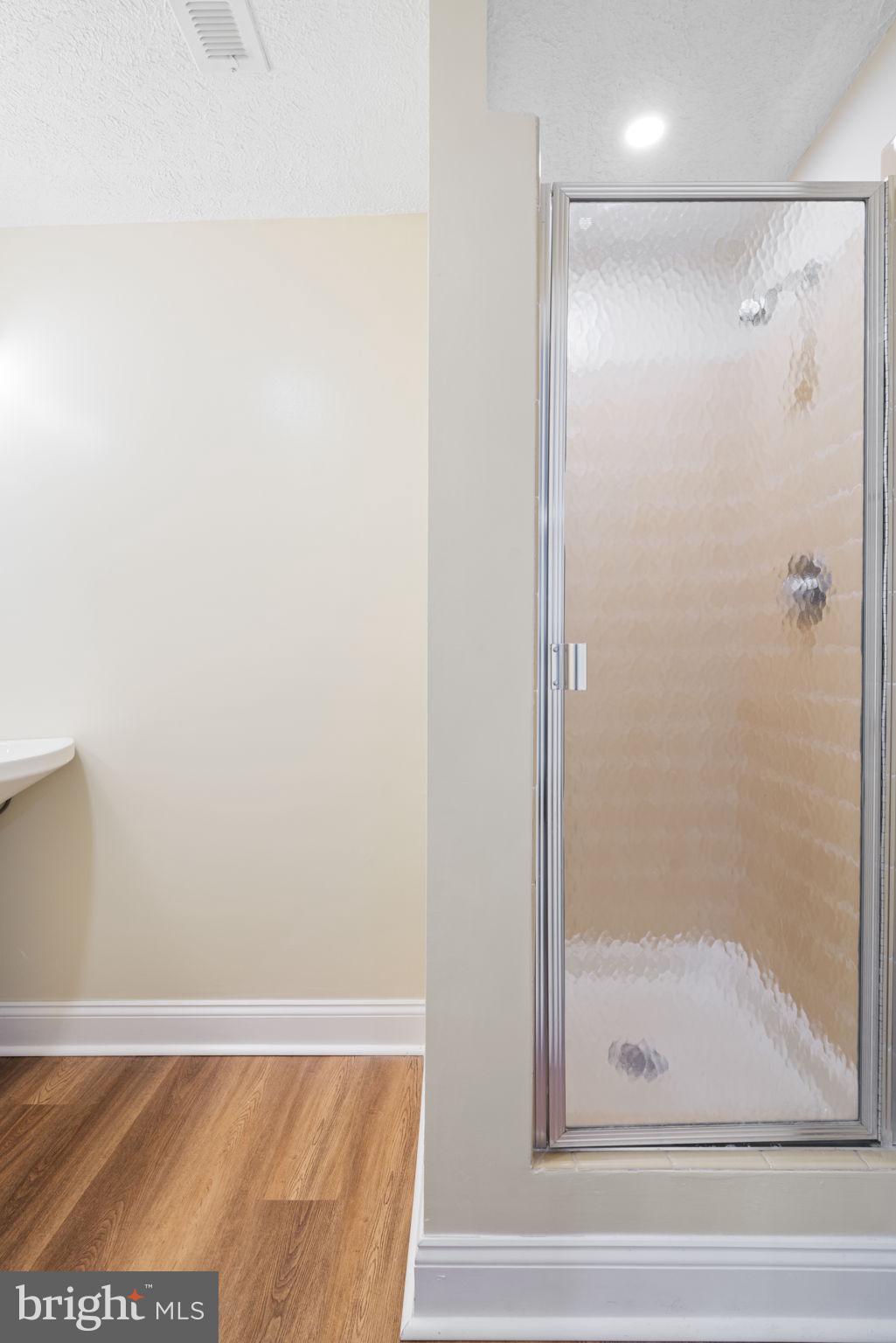 COUNTRY CLUB LAKE - Residential