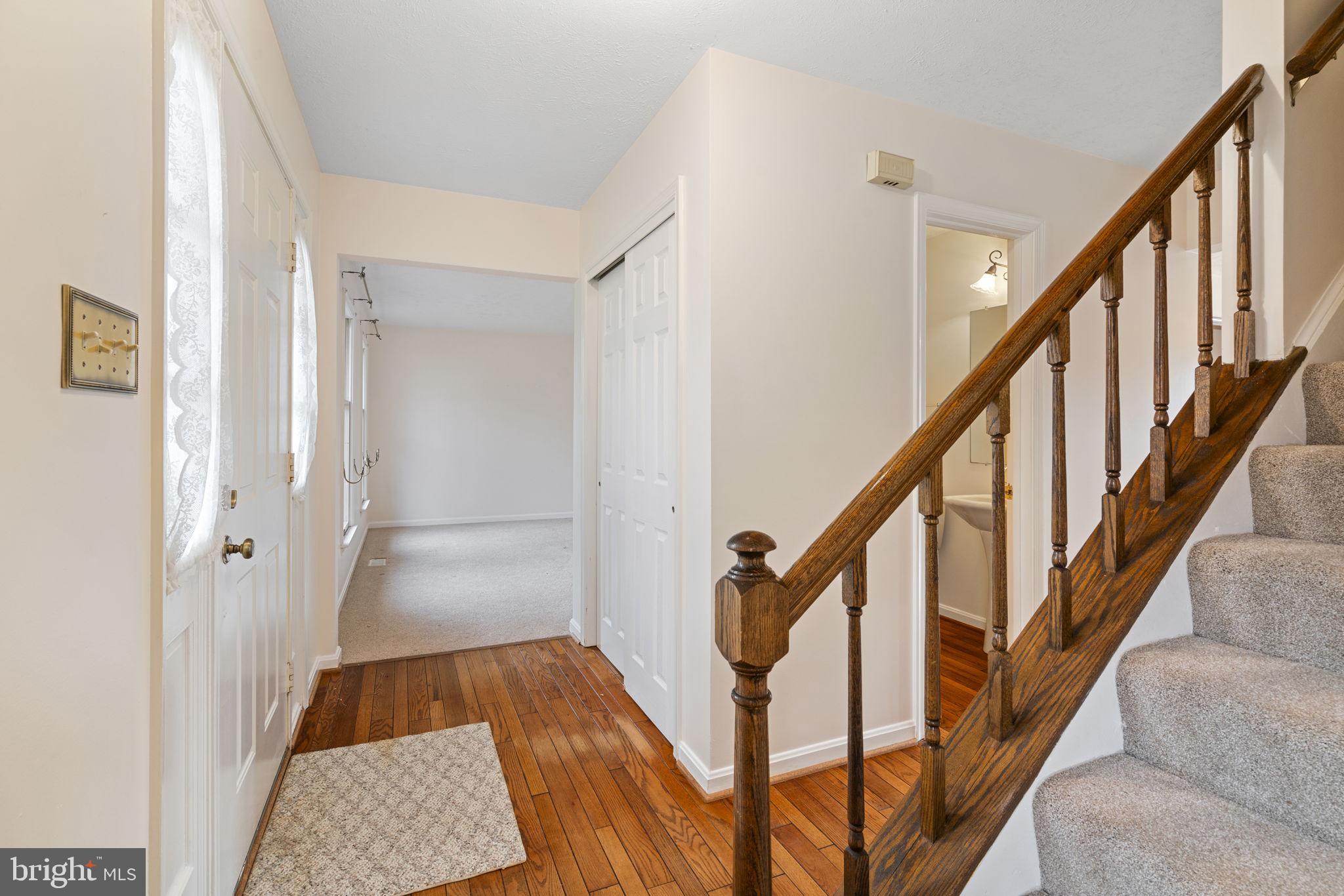 COUNTRY CLUB LAKE - Residential