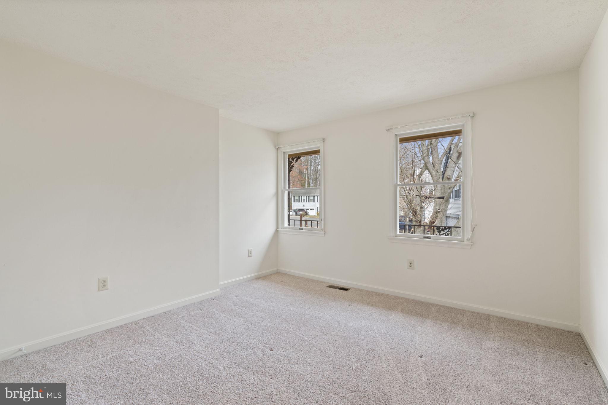 COUNTRY CLUB LAKE - Residential