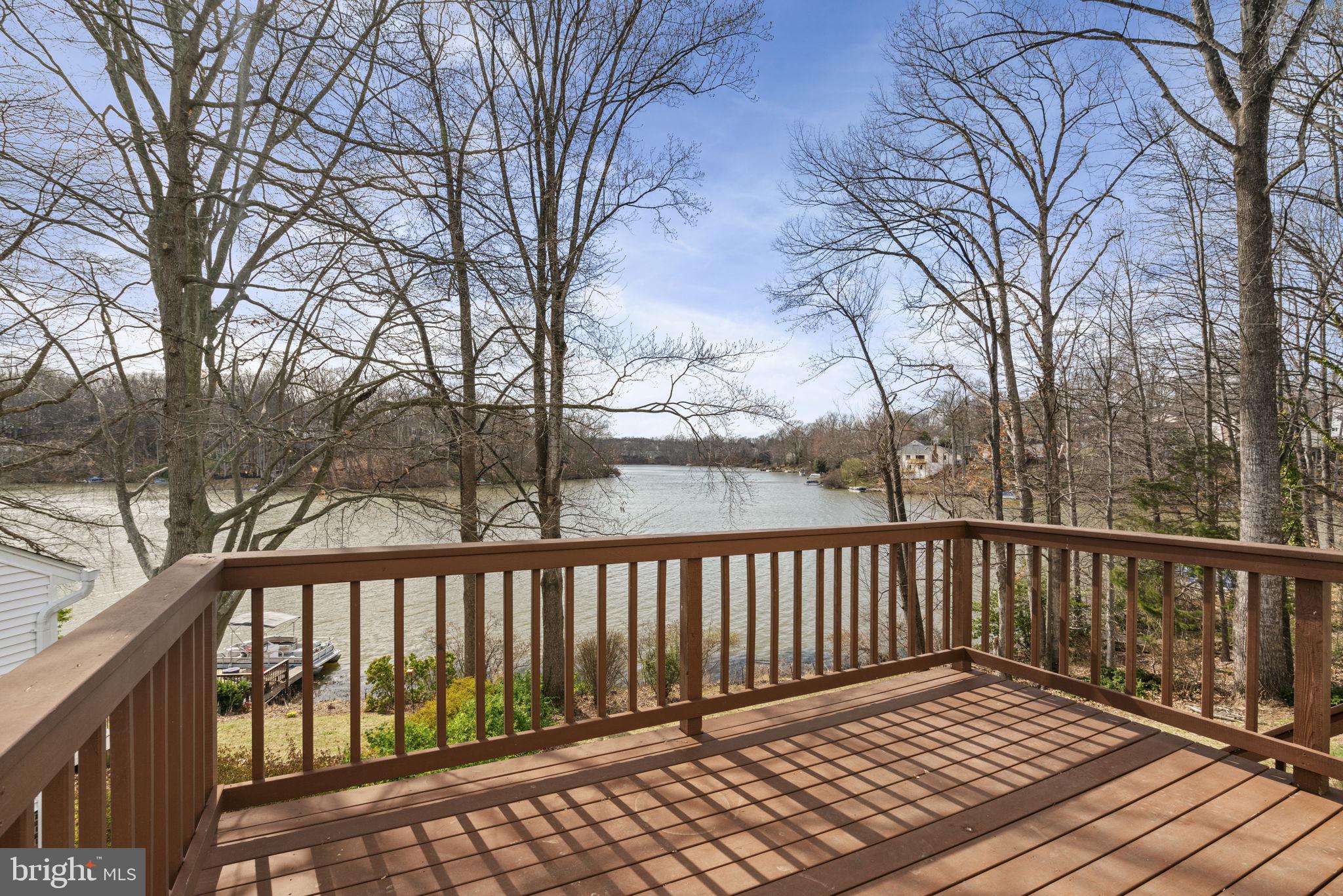 COUNTRY CLUB LAKE - Residential