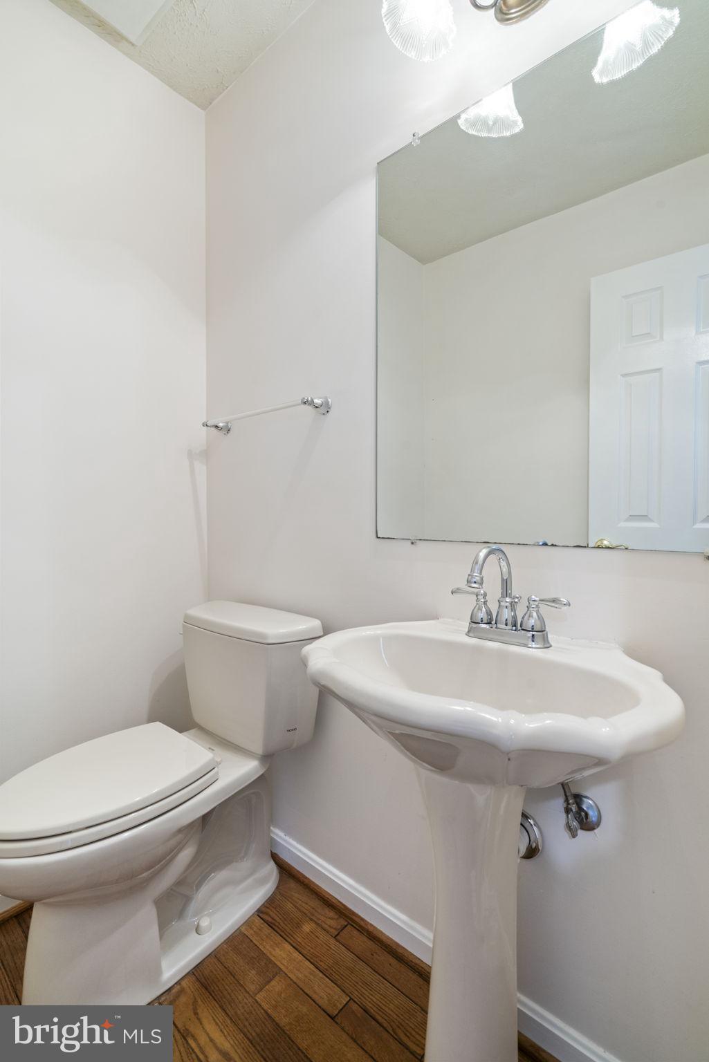 COUNTRY CLUB LAKE - Residential