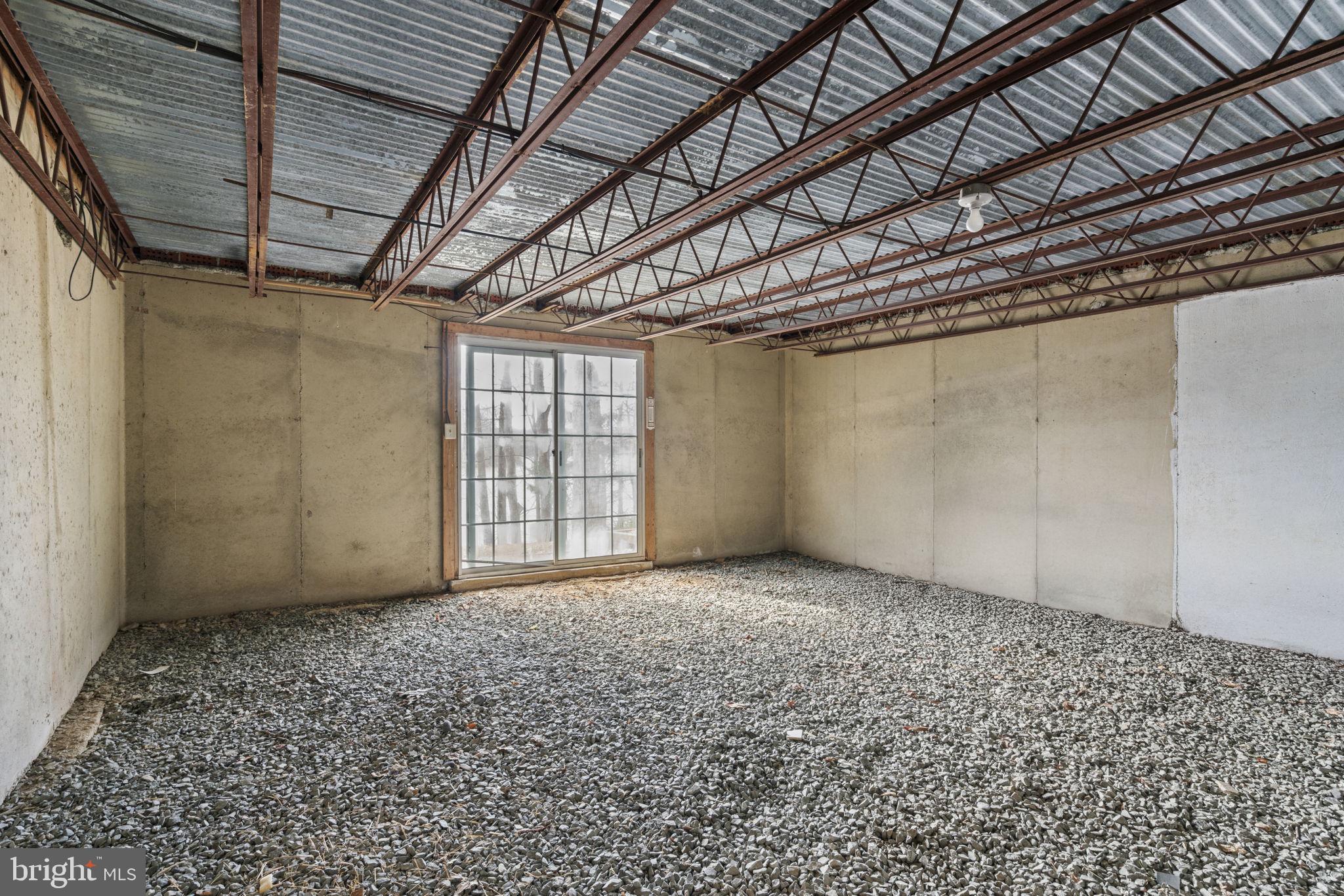 COUNTRY CLUB LAKE - Residential