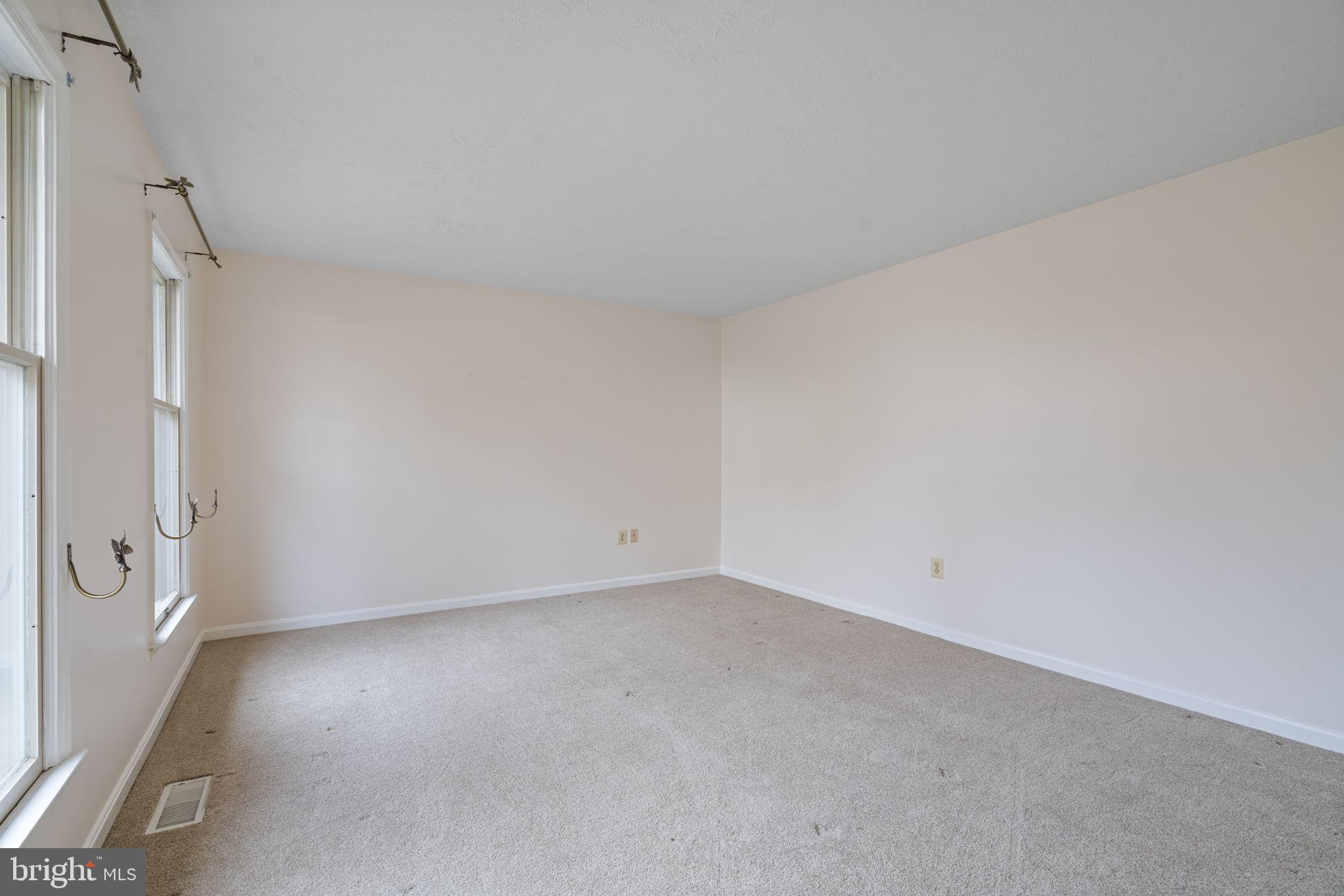 COUNTRY CLUB LAKE - Residential