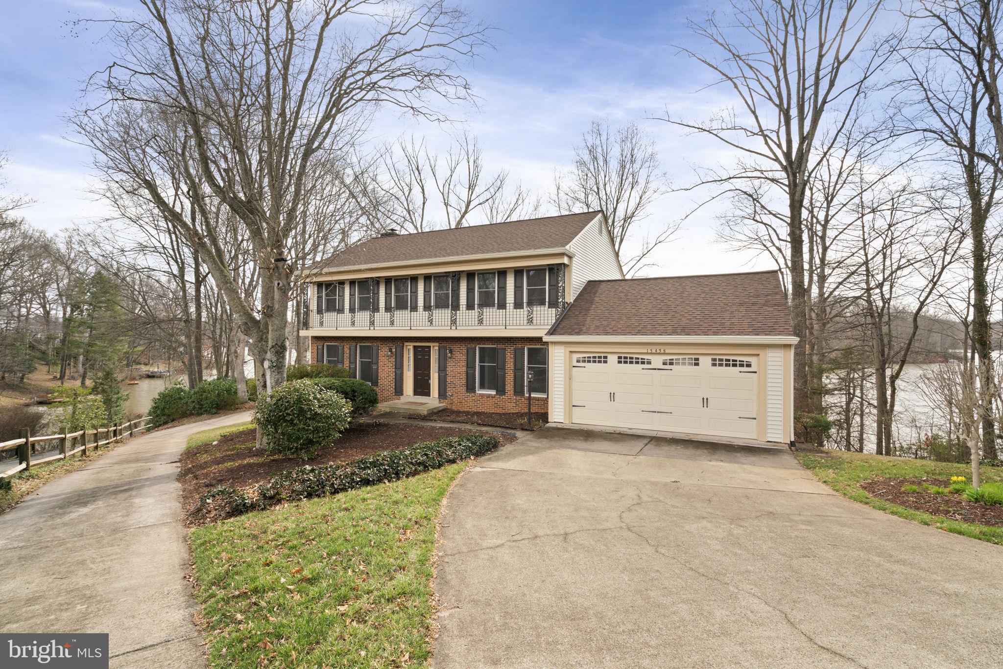 COUNTRY CLUB LAKE - Residential