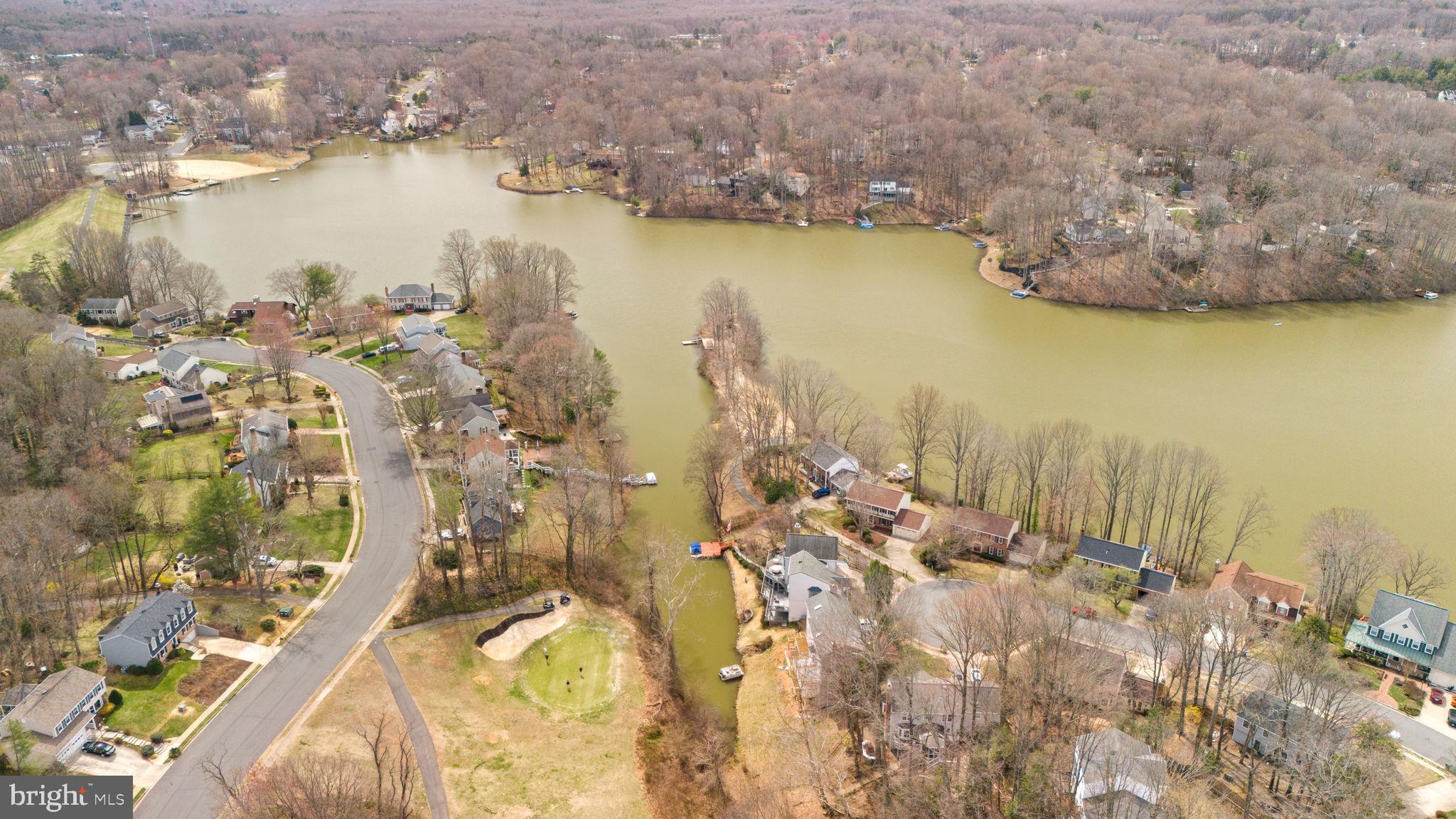 COUNTRY CLUB LAKE - Residential