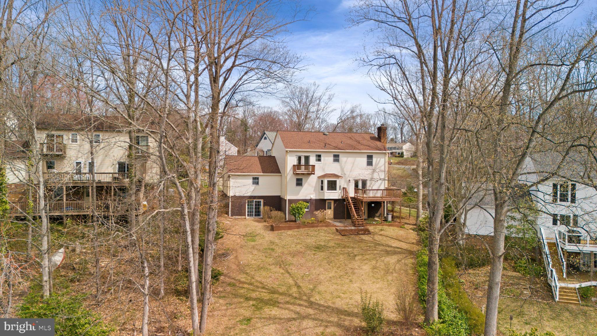 COUNTRY CLUB LAKE - Residential