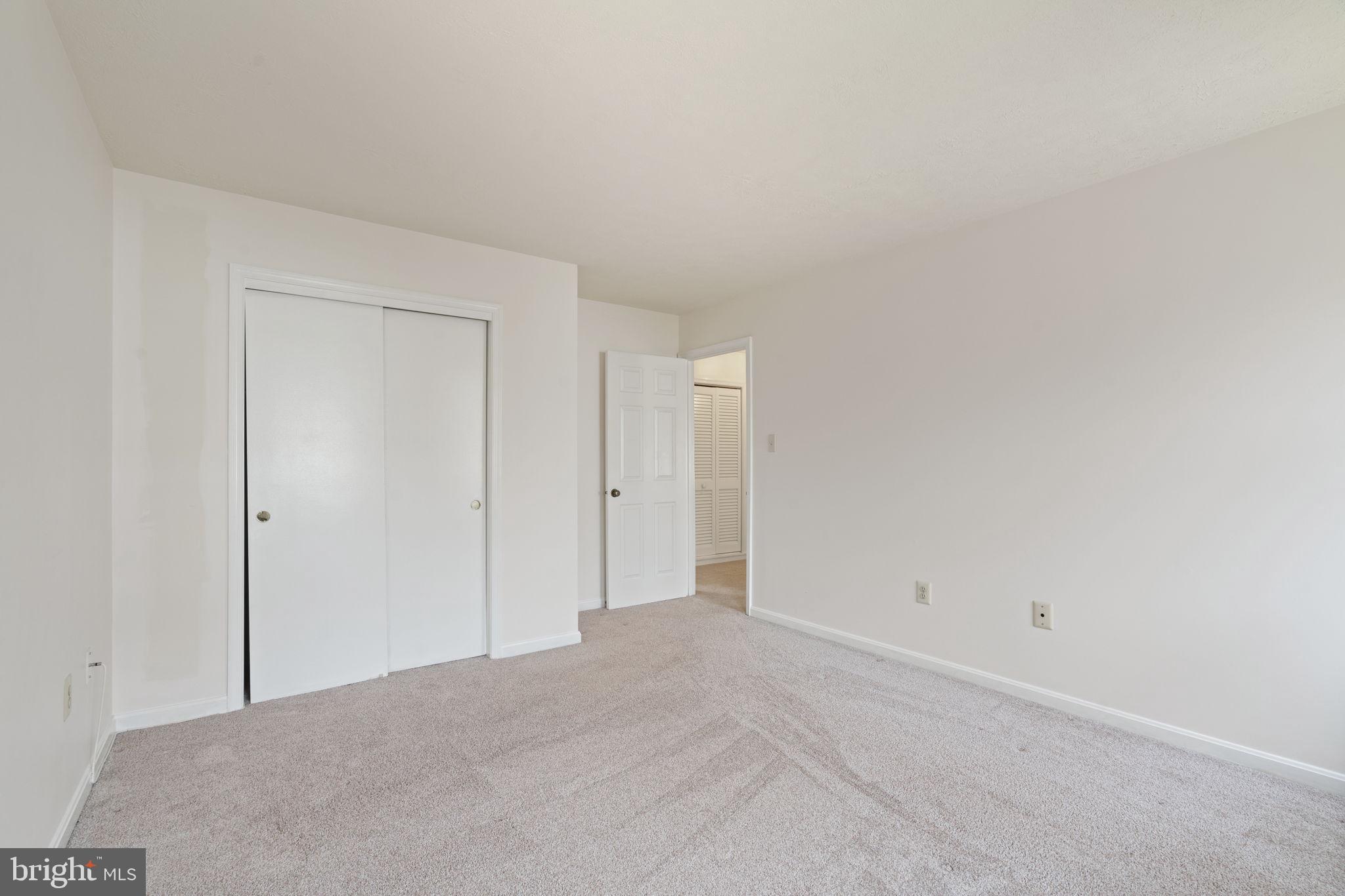 COUNTRY CLUB LAKE - Residential