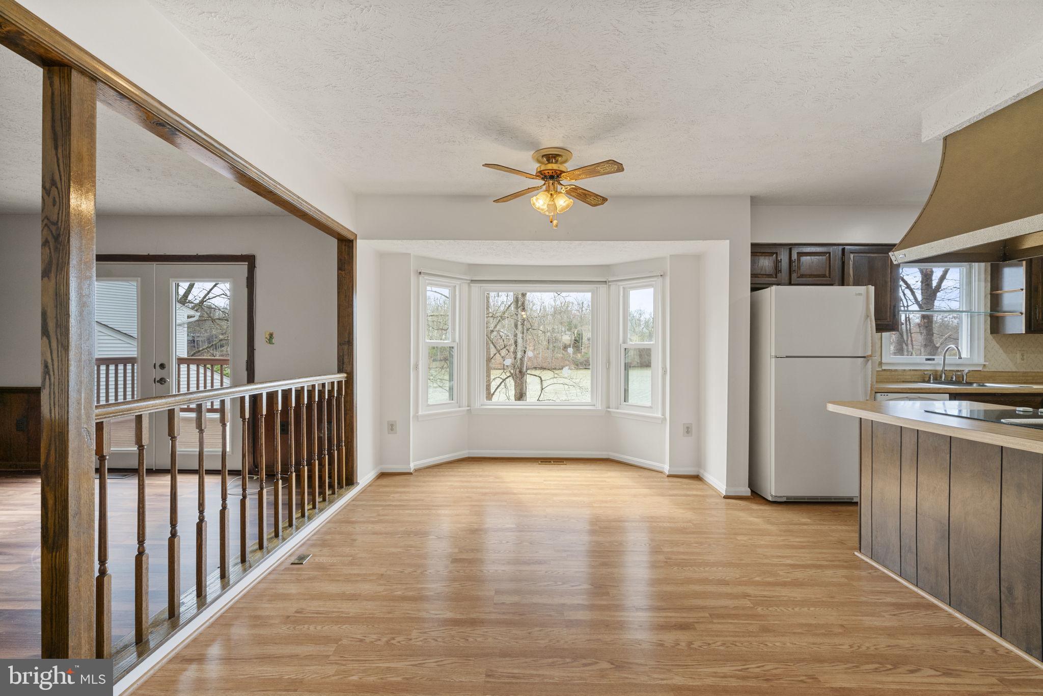 COUNTRY CLUB LAKE - Residential