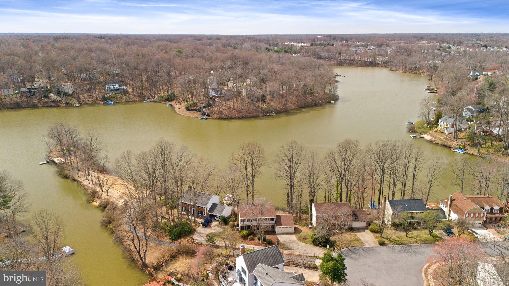 COUNTRY CLUB LAKE - Residential