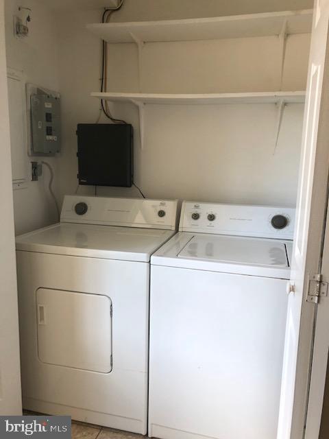 BROOKWOOD - Residential Lease