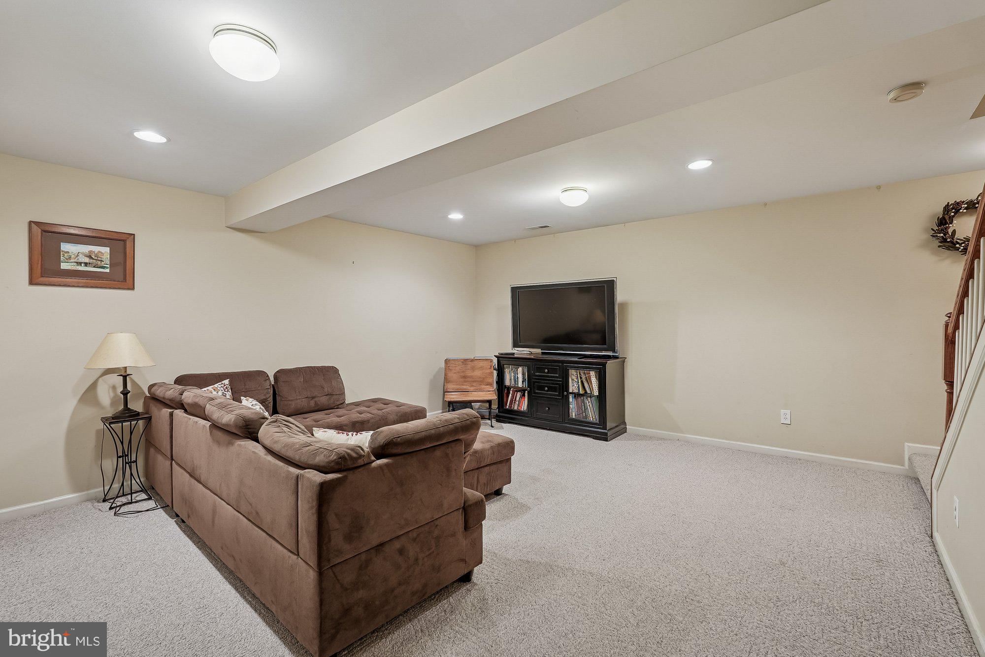 VIRGINIA OAKS - Residential