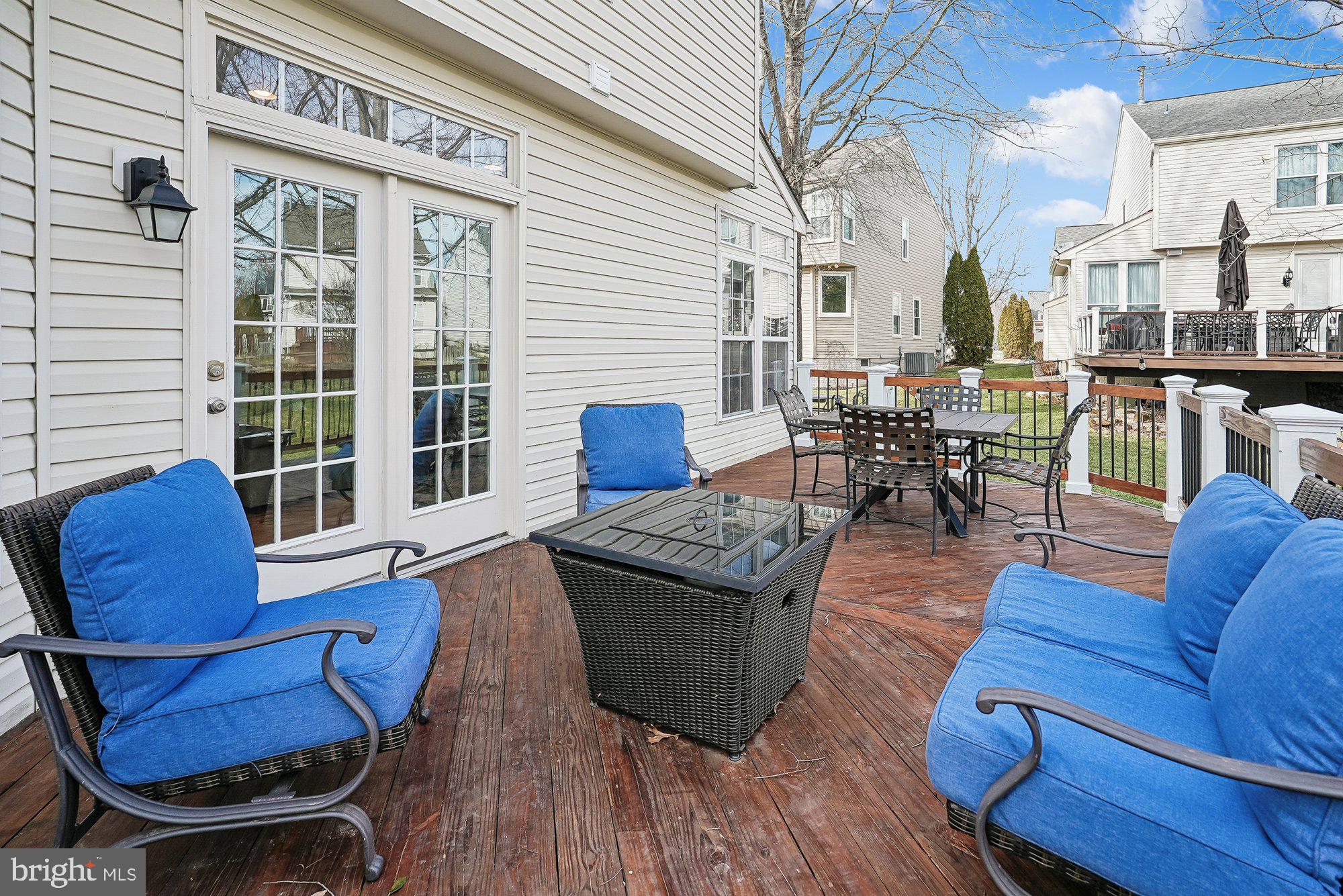 VIRGINIA OAKS - Residential