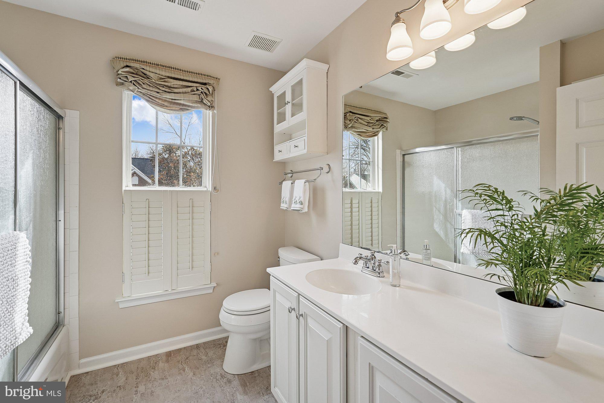 VIRGINIA OAKS - Residential