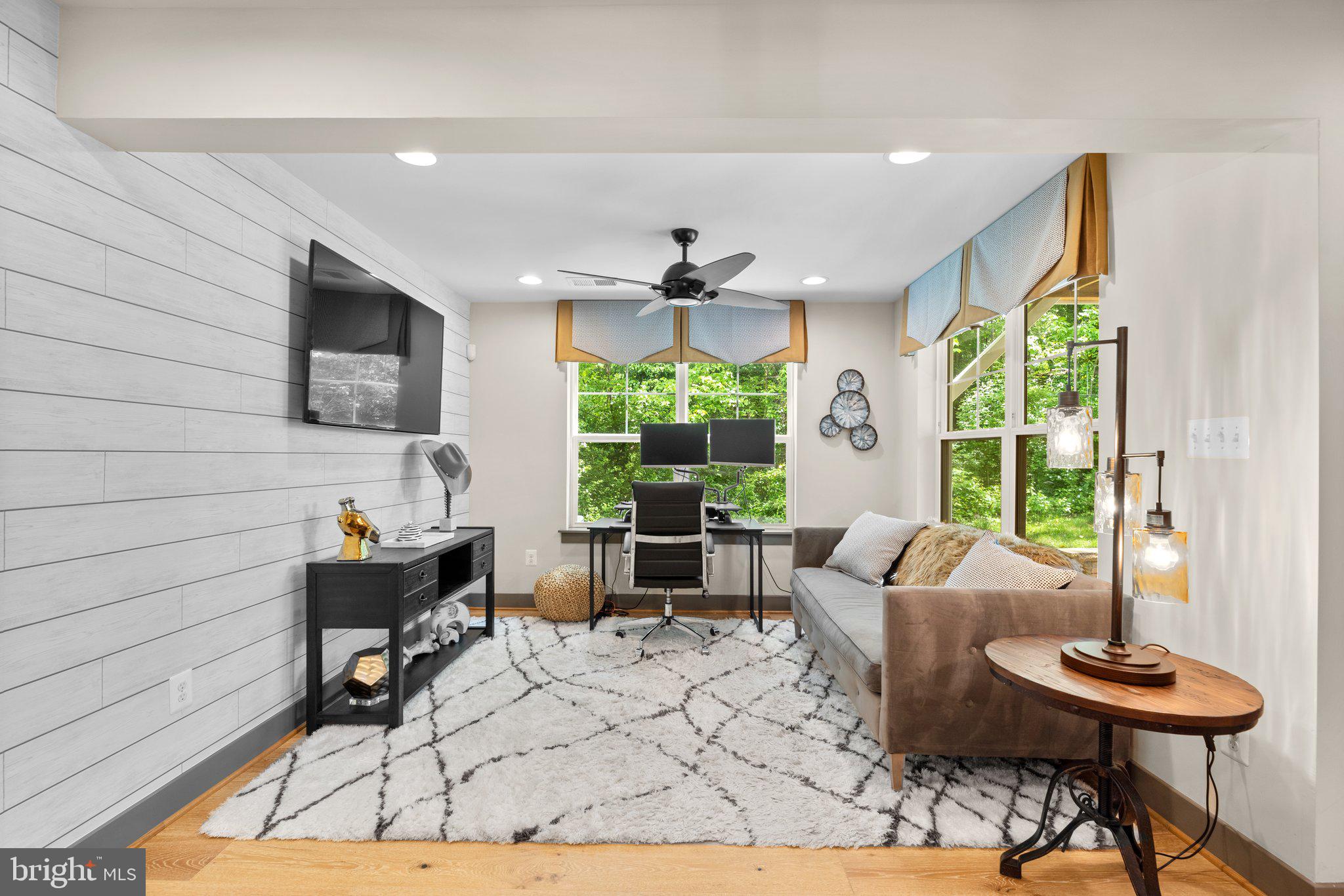 ARNOLD RIDGE - Residential