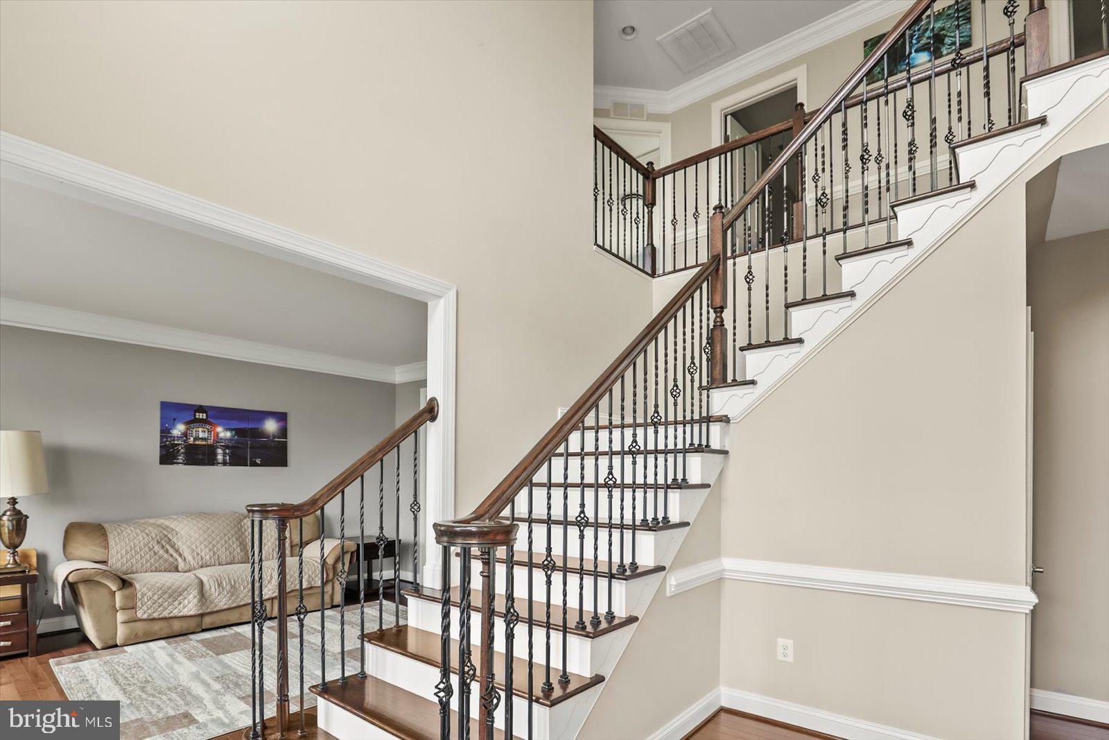 32 KAITLYN DRIVE