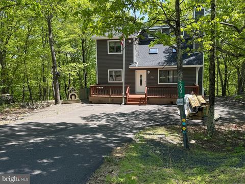 2001 SCARBOROUGH WAY BUSHKILL PA 18324