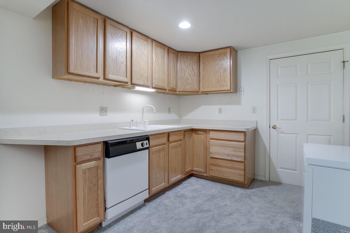 KIMBERLY WOODS VILLAGE - Residential