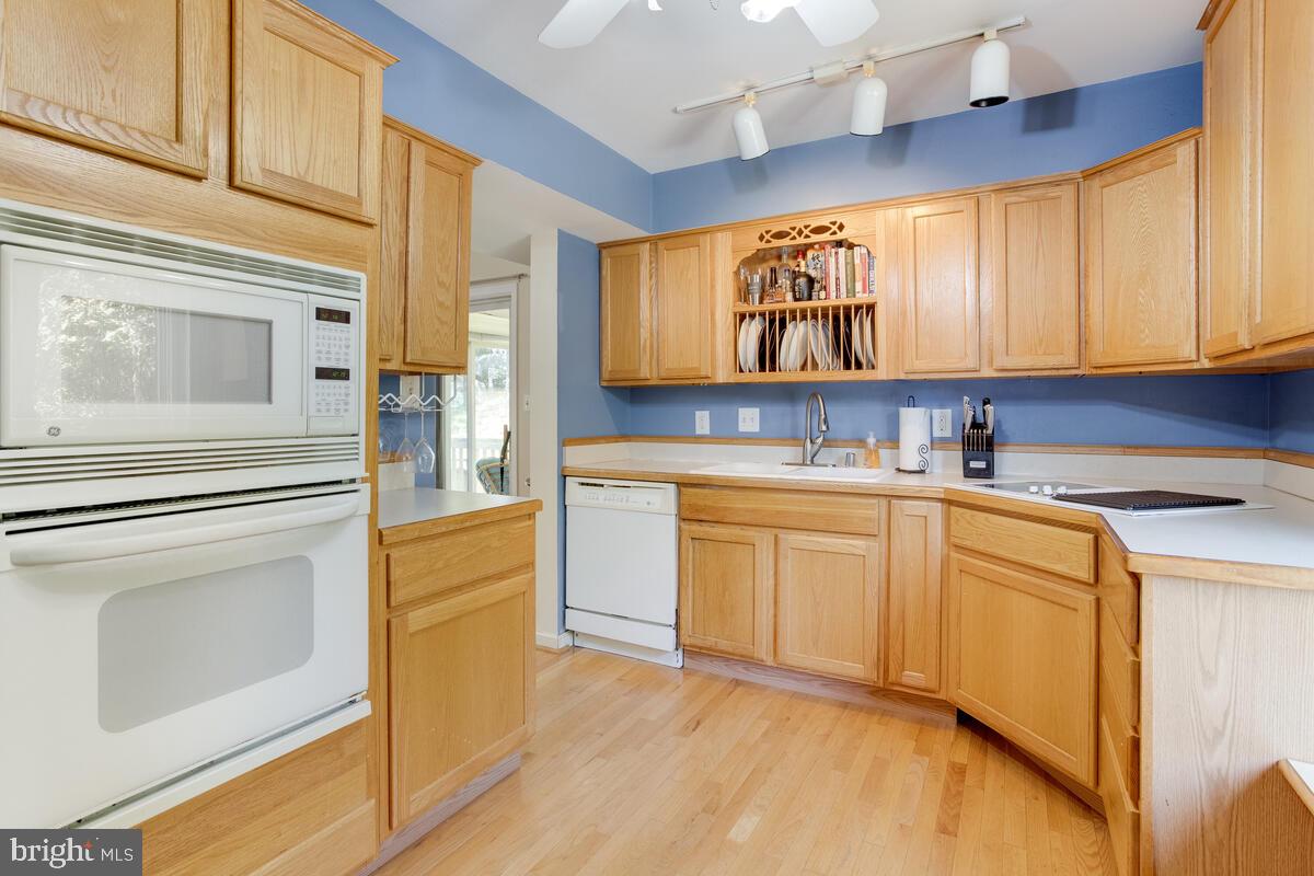 KIMBERLY WOODS VILLAGE - Residential