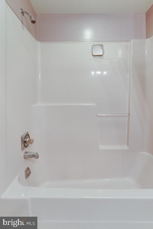 KIMBERLY WOODS VILLAGE - Residential