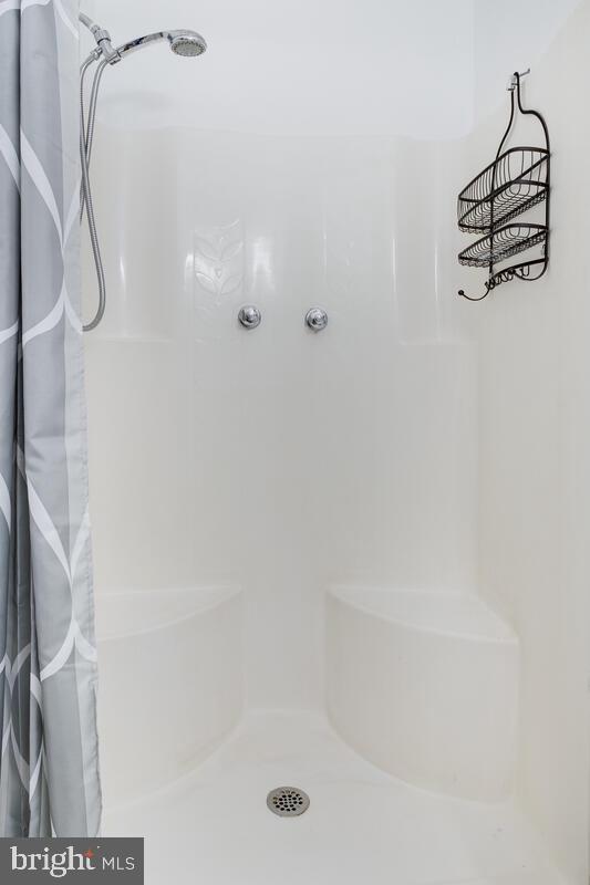 KIMBERLY WOODS VILLAGE - Residential