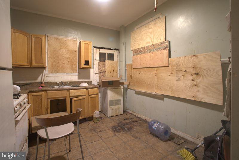 ELMWOOD PARK - Residential