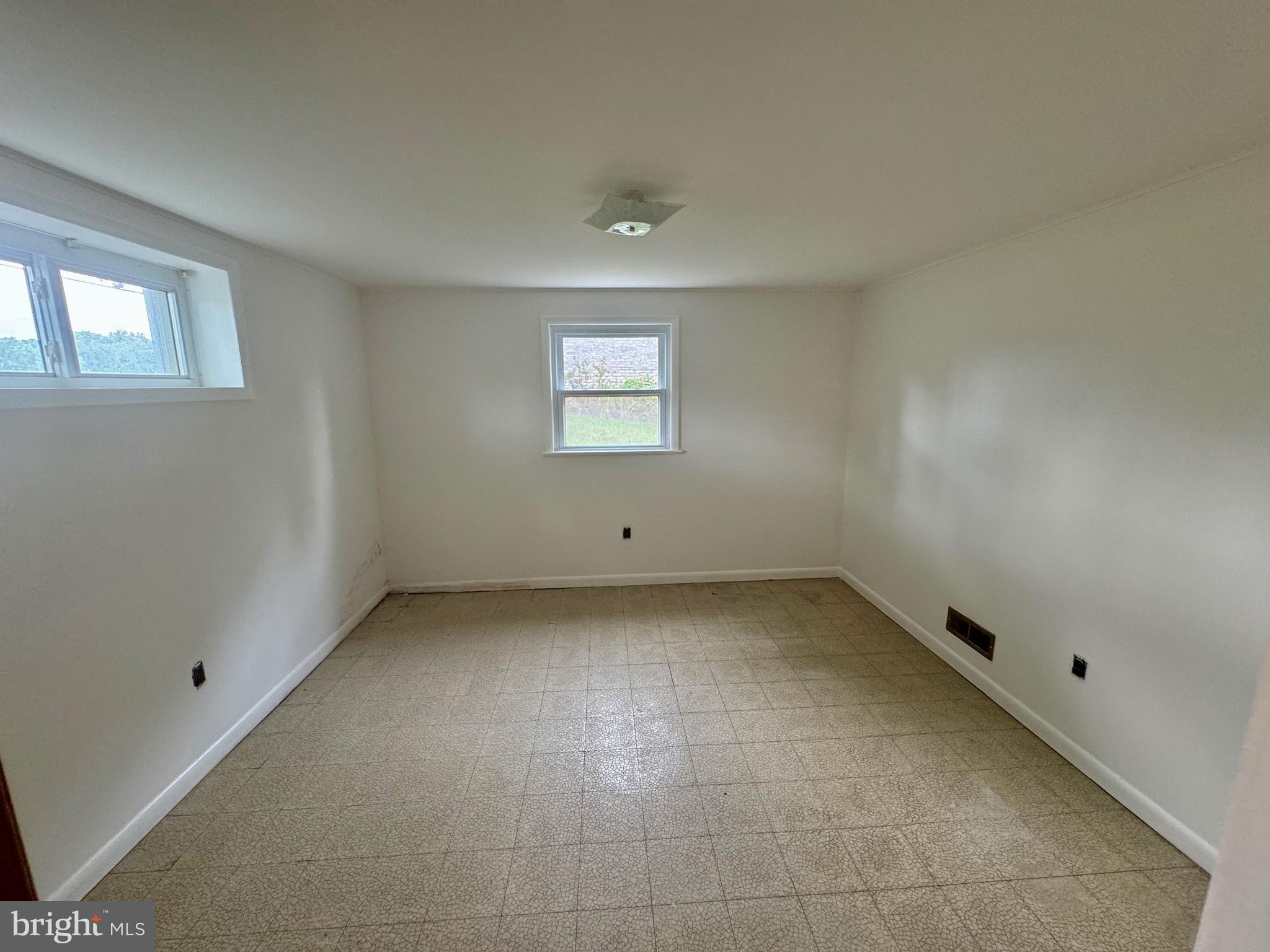 FORT WASHINGTON - Residential