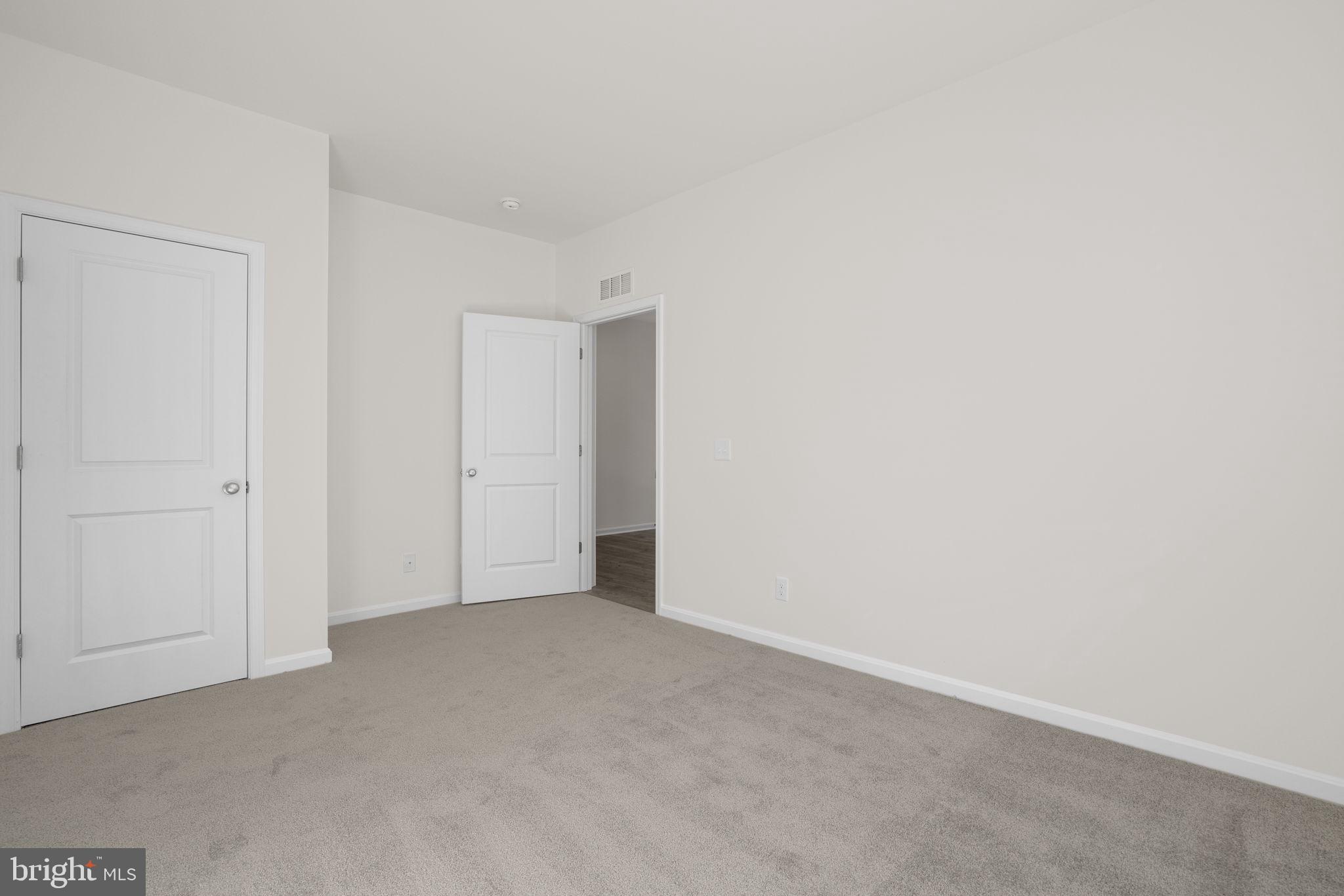 CAPTAIN'S COVE - Residential