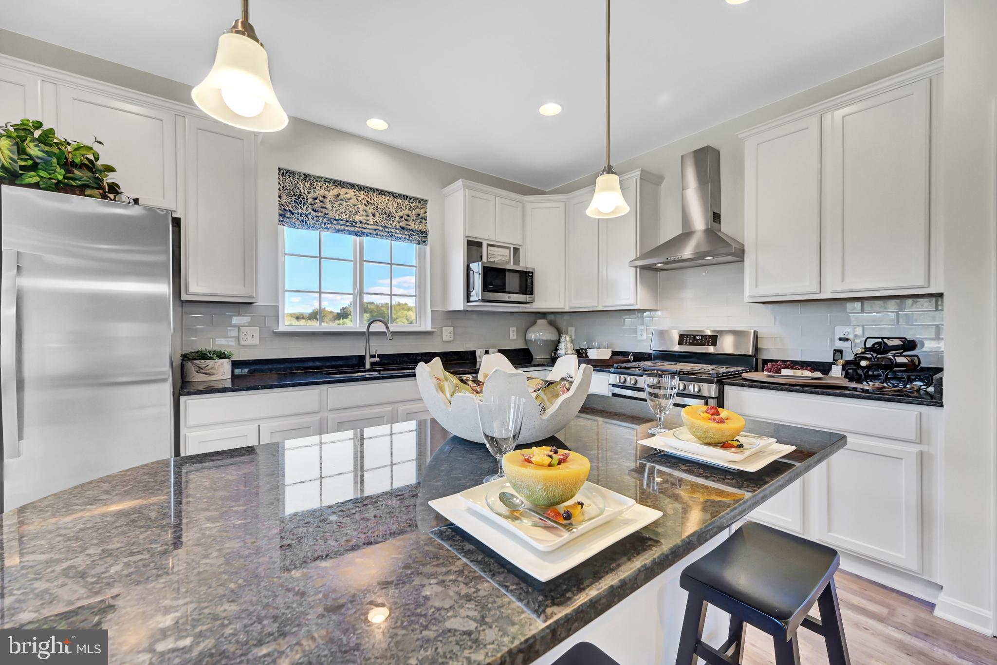 CAPTAIN'S COVE - Residential