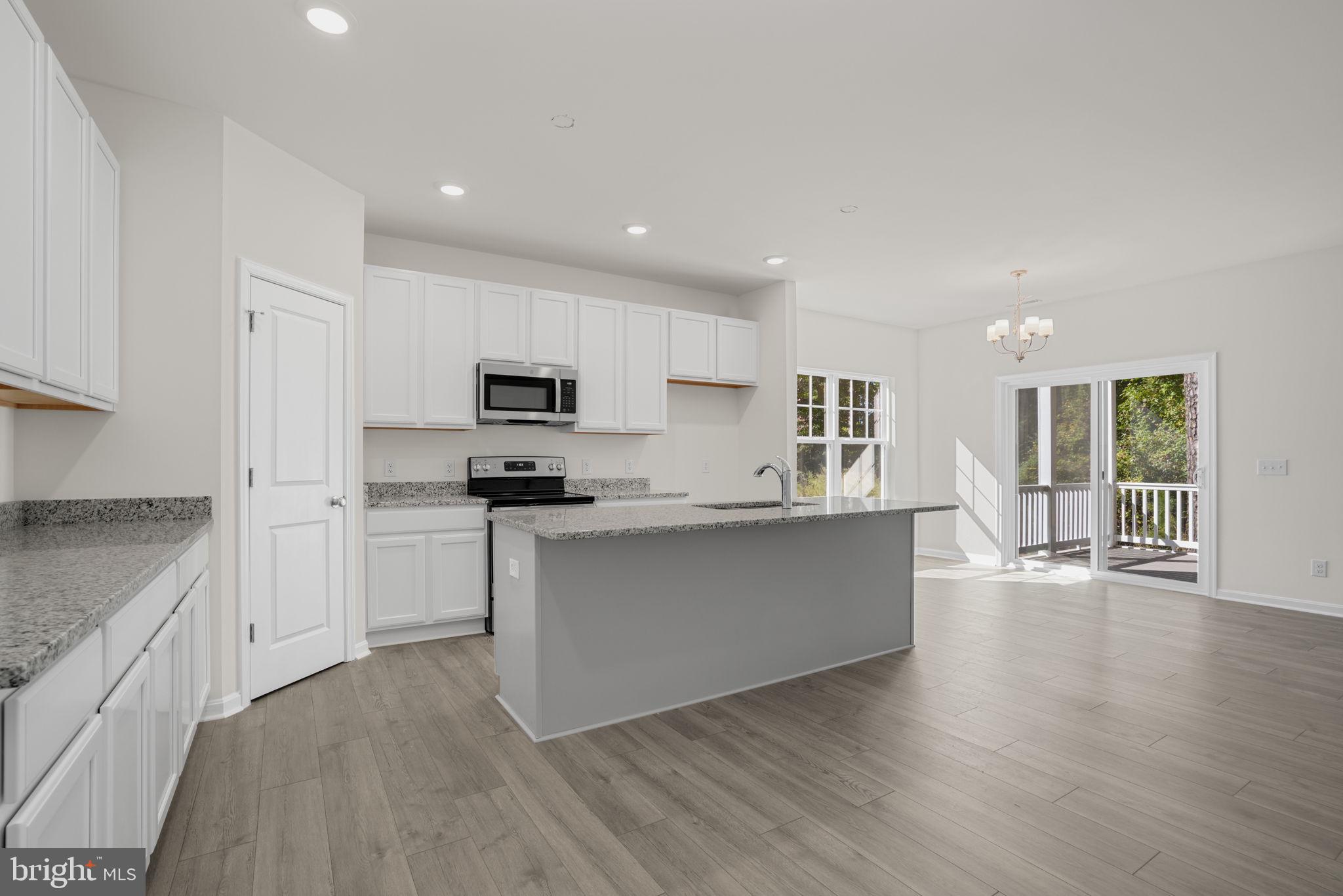 CAPTAIN'S COVE - Residential