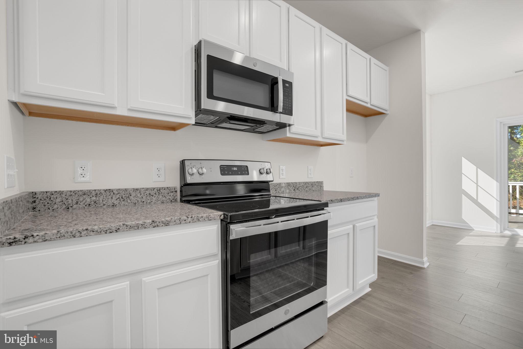 CAPTAIN'S COVE - Residential