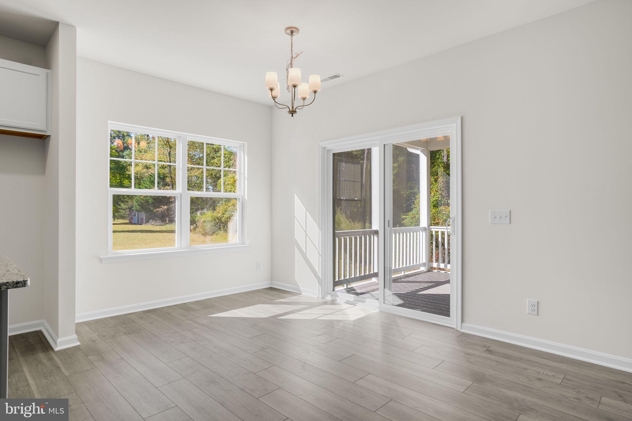 CAPTAIN'S COVE - Residential