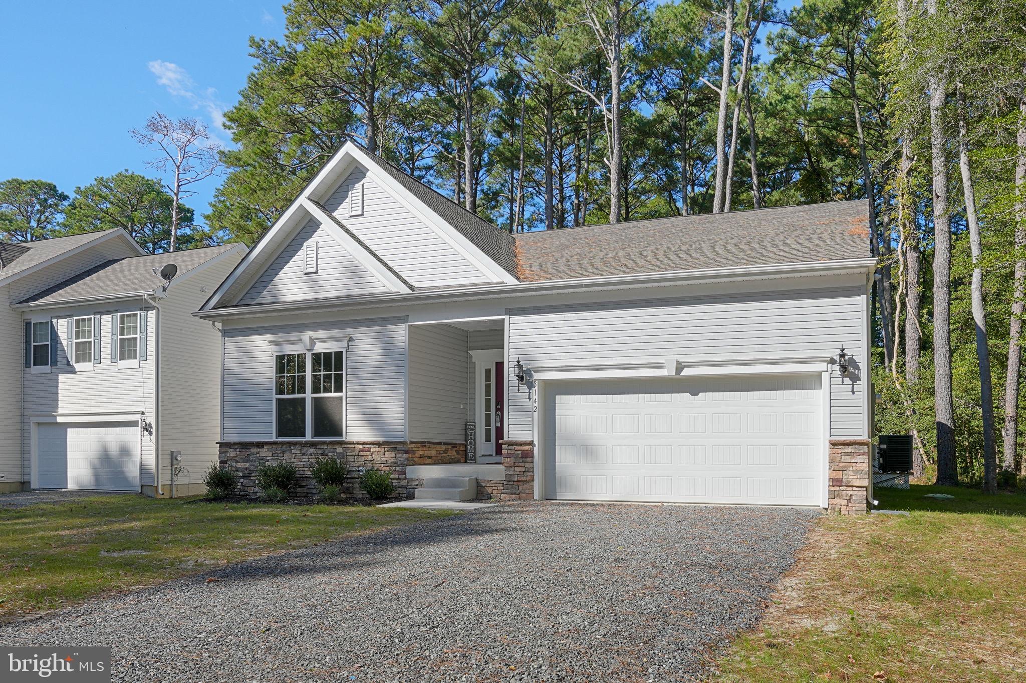 CAPTAIN'S COVE - Residential