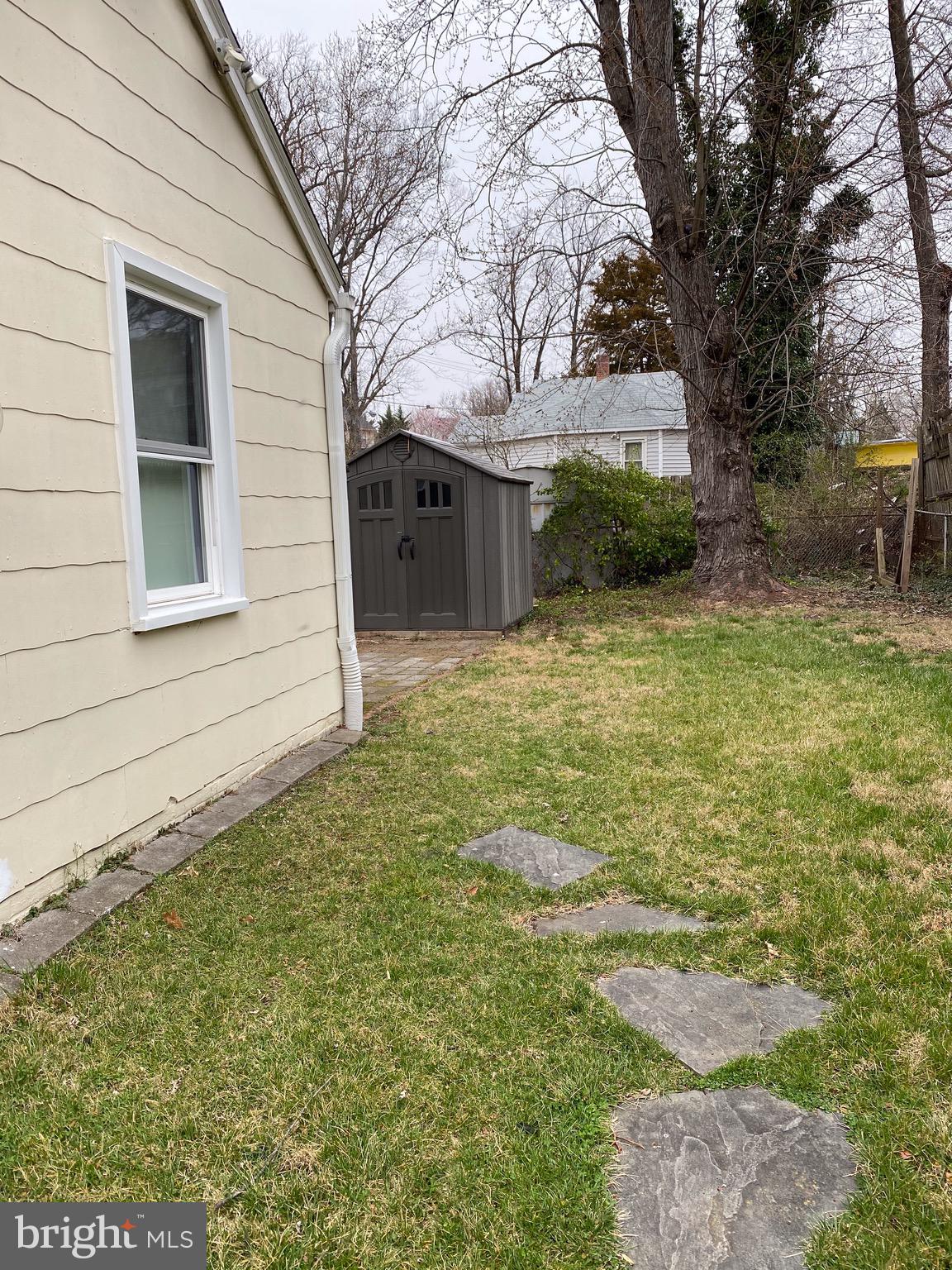 GLENMONT VILLAGE - Residential Lease