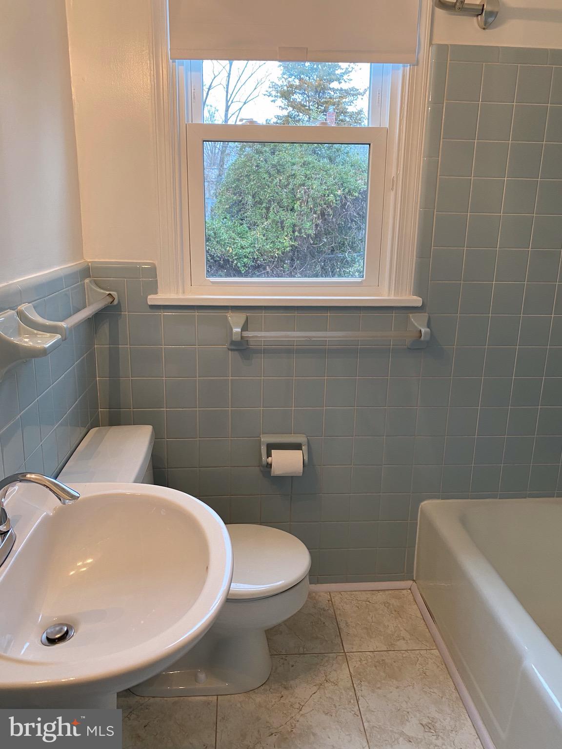 GLENMONT VILLAGE - Residential Lease