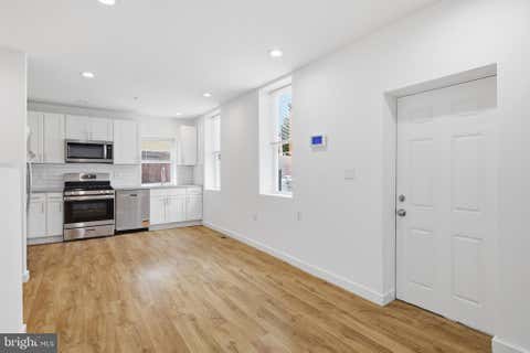 Townhouse For Rent - 2162 E York Street #1R<br/> Philadelphia County, PHILADELPHIA, PA 19125