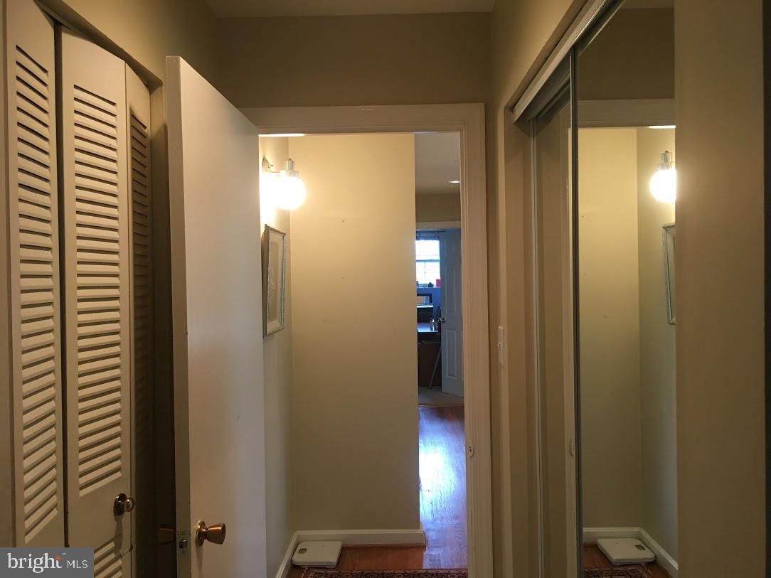 OAKWOOD KNOLLS - Residential Lease