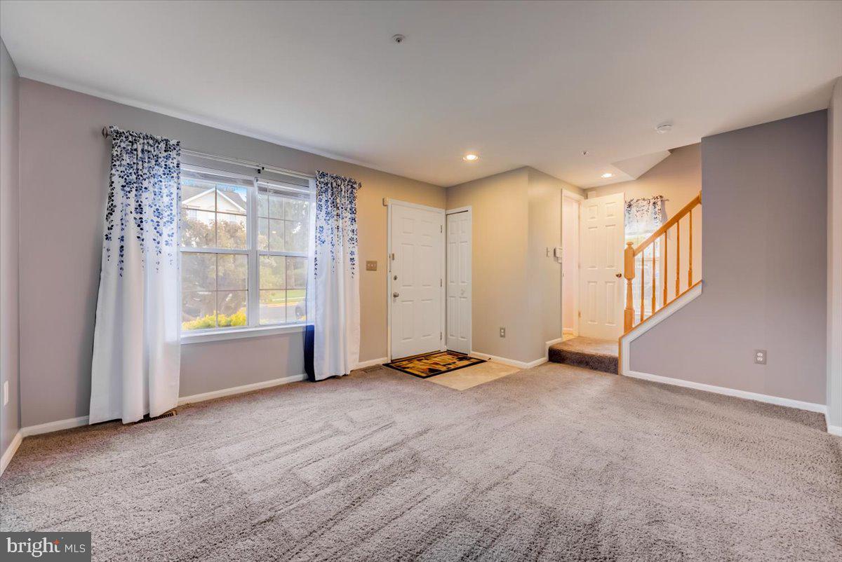 KINGS GRANT - Residential