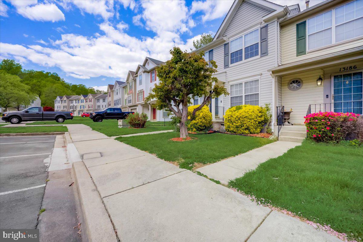 KINGS GRANT - Residential