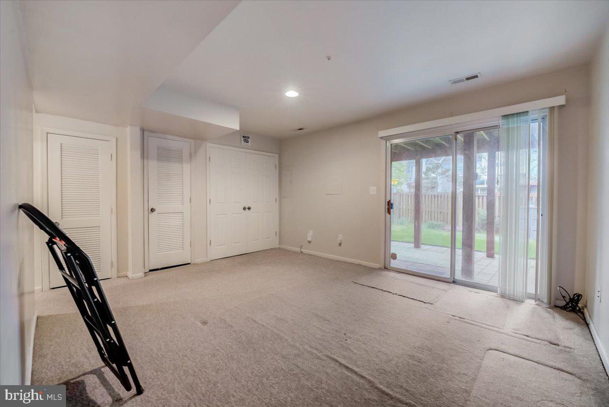 KINGS GRANT - Residential