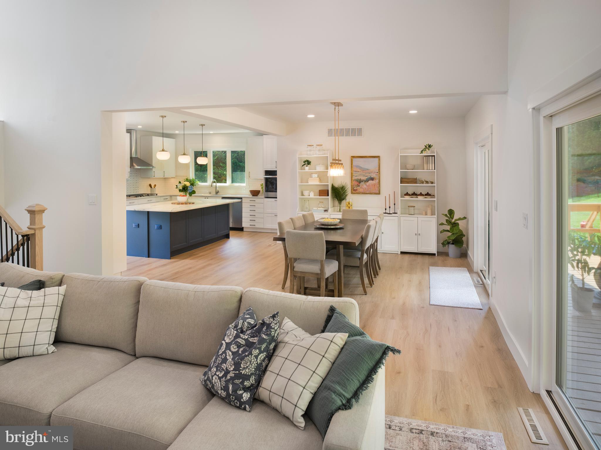526 N SPRING MILL ROAD
