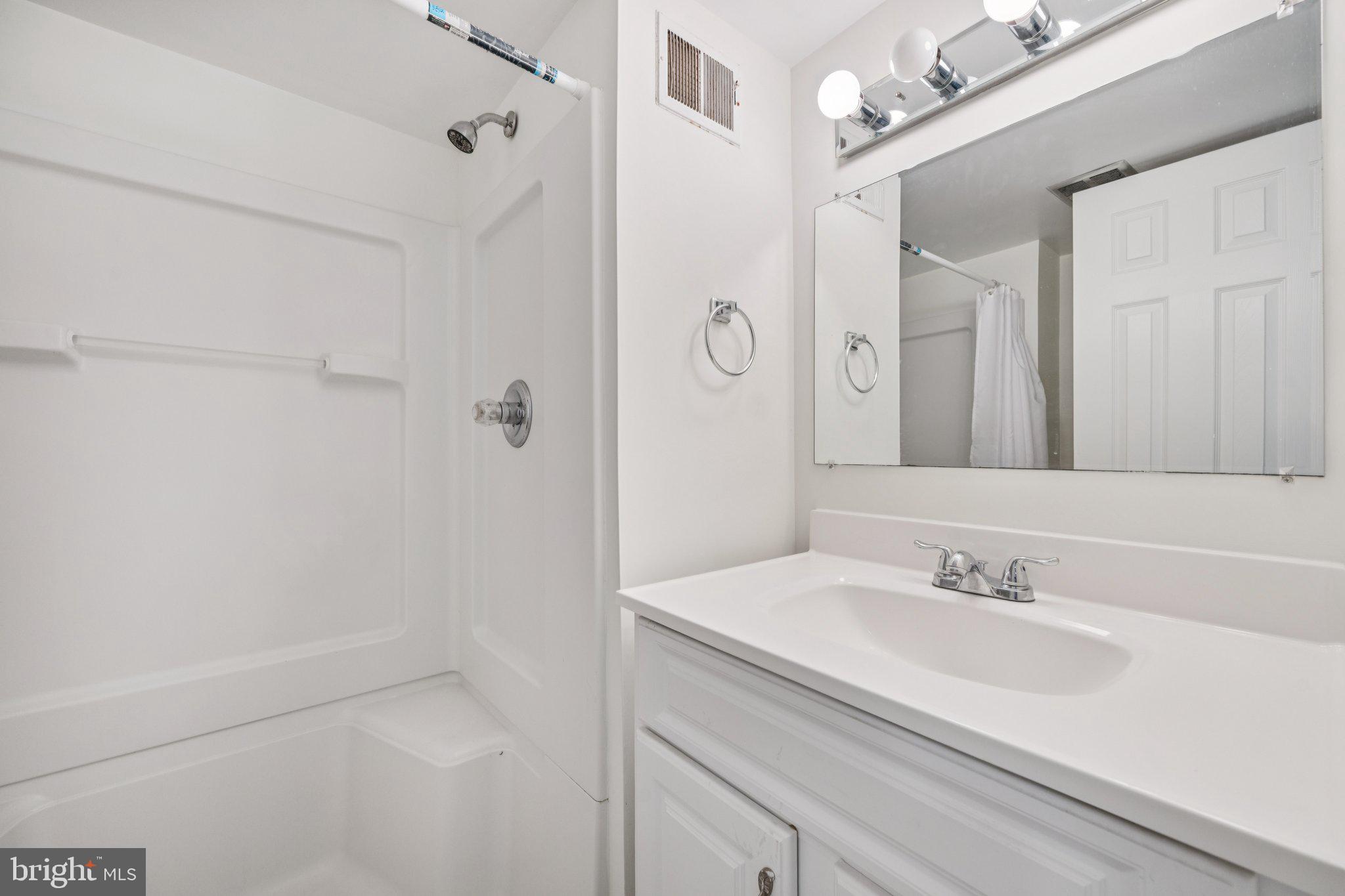 WATKINS GLEN - Residential Lease