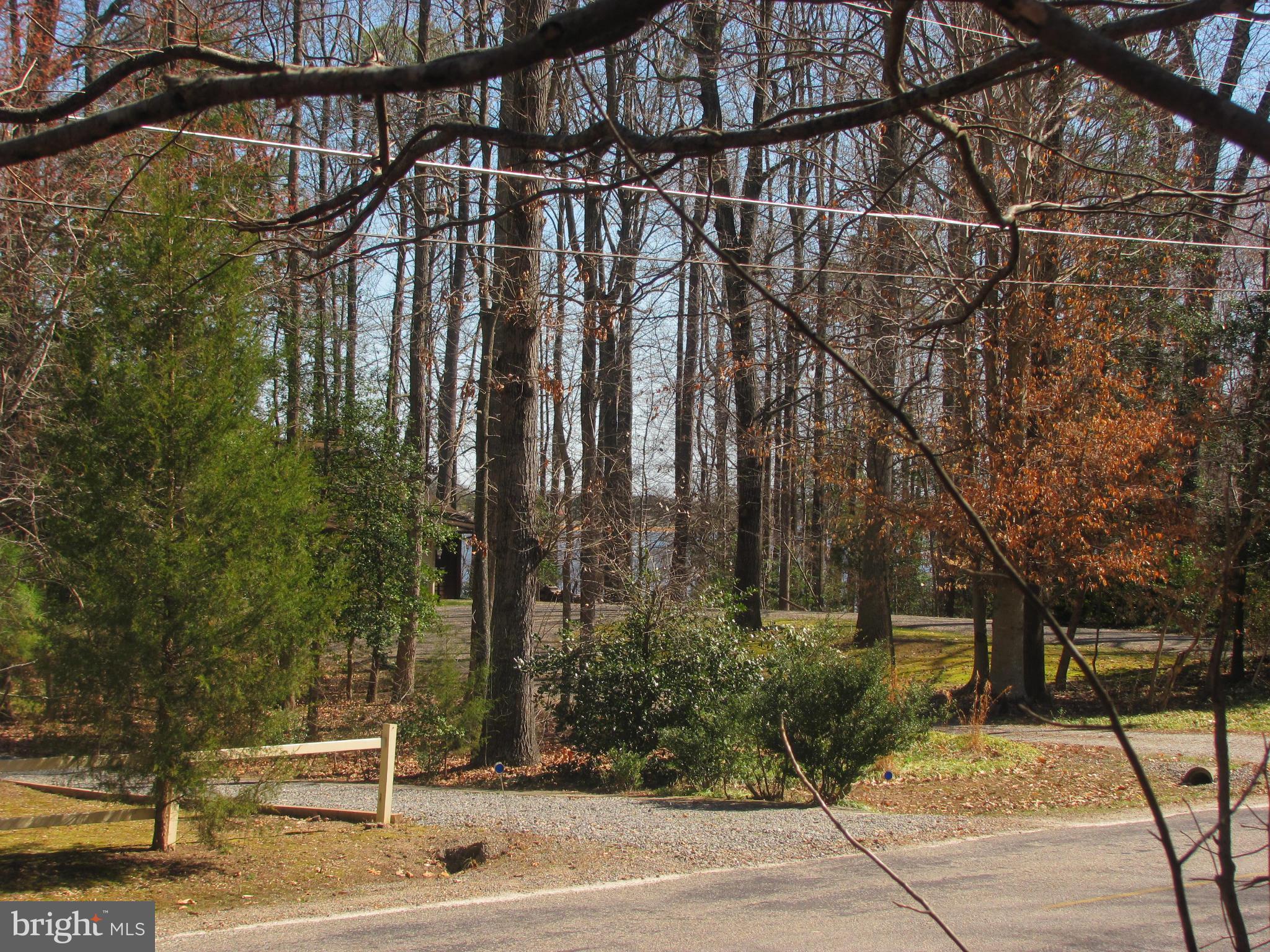 LAKE CAROLINE - Land