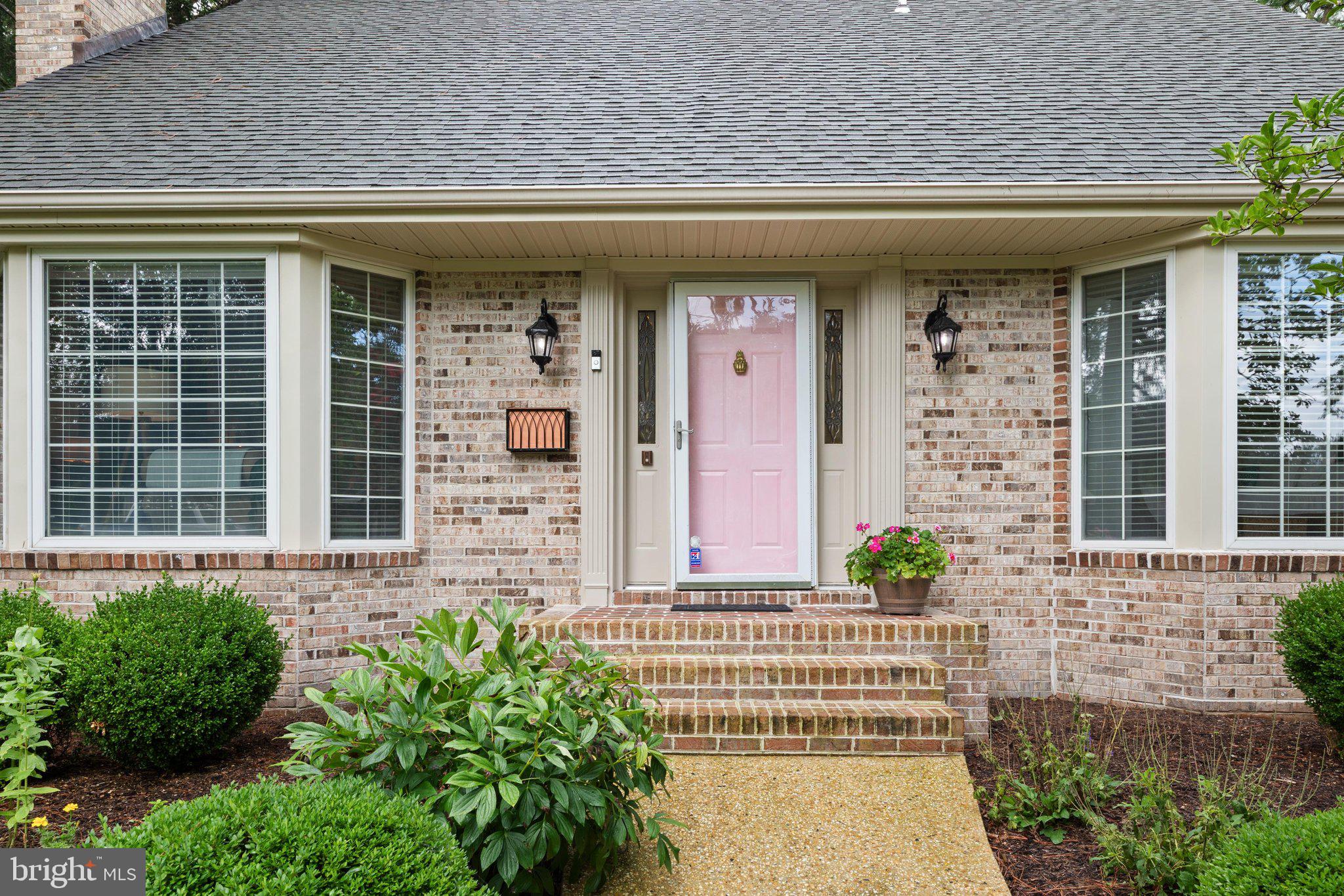 602 CRESTVIEW LANE