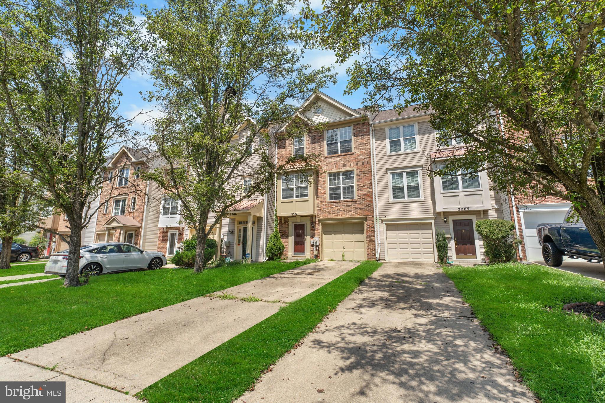 2204 COMMISSARY CIRCLE