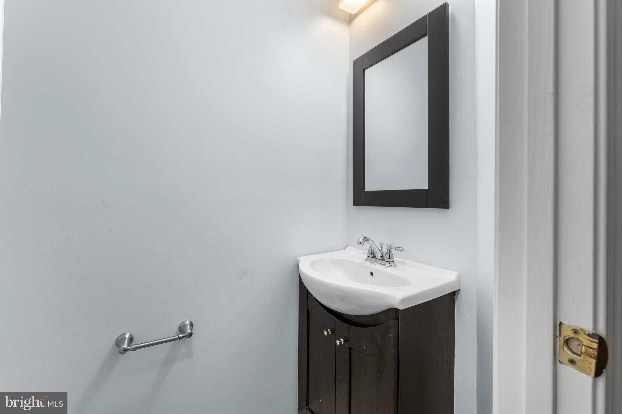 2204 COMMISSARY CIRCLE