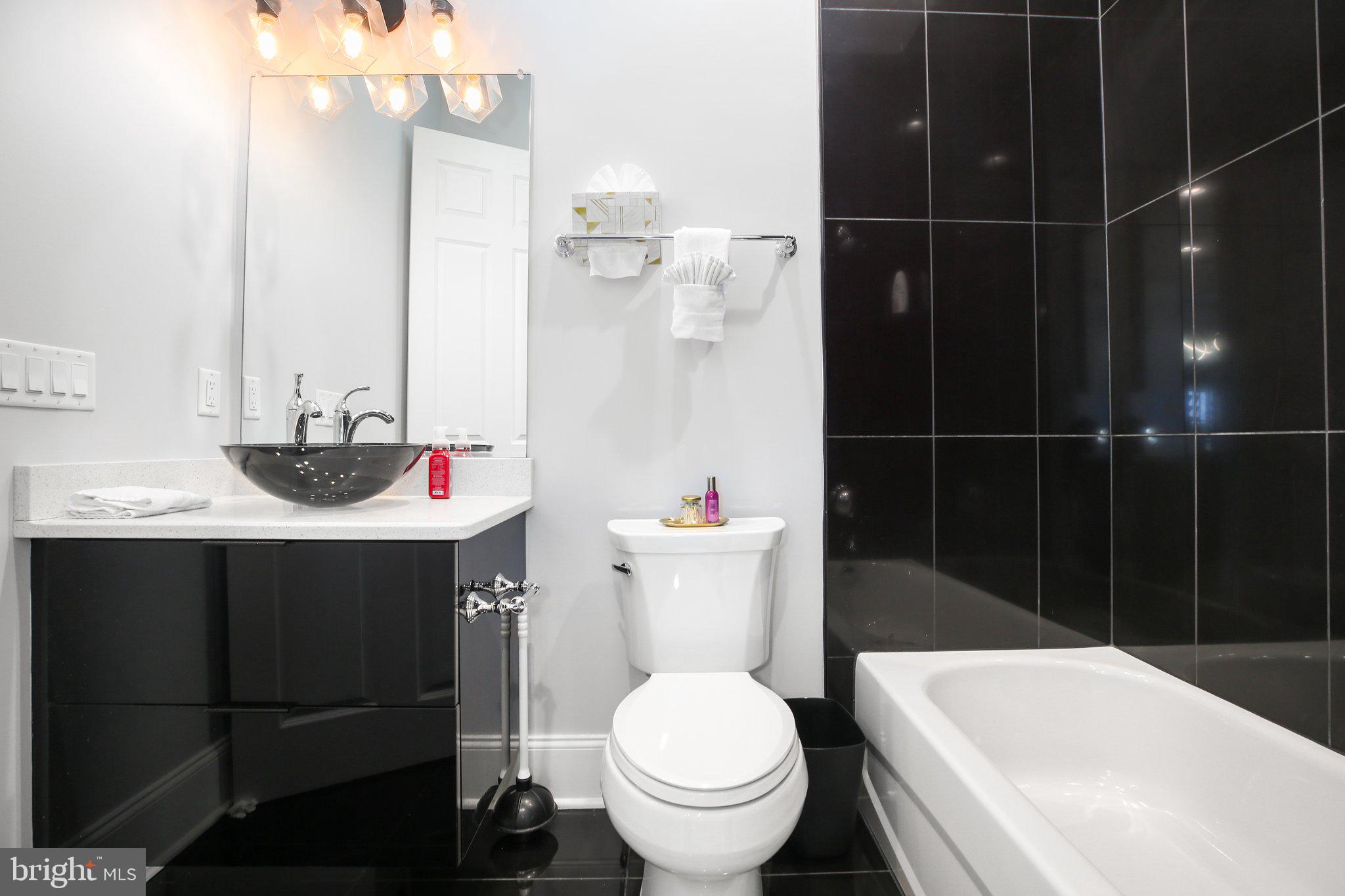 AMELIA SQUARE - Residential