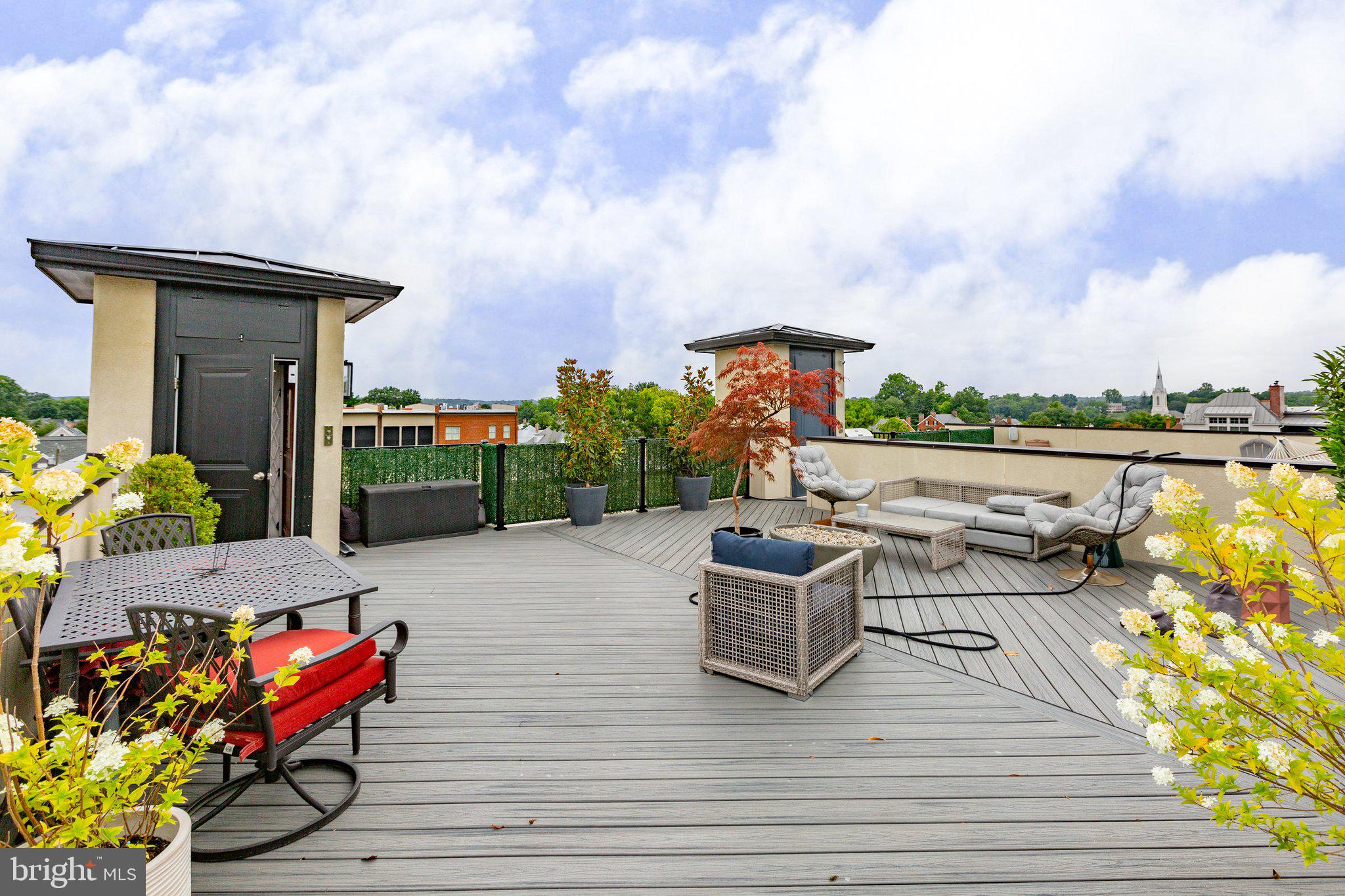 AMELIA SQUARE - Residential